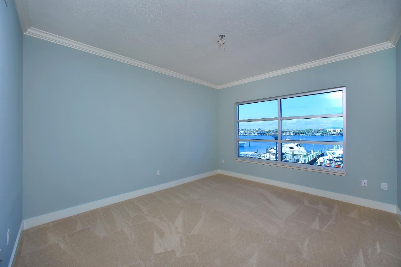 HARBOR LIGHTS - Residential