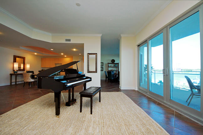 HARBOR LIGHTS - Residential