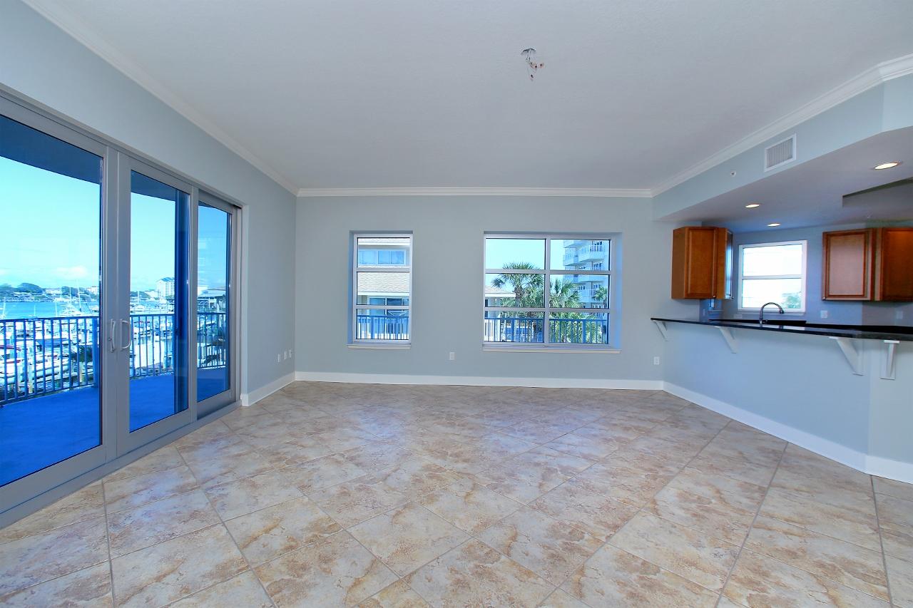 HARBOR LIGHTS - Residential