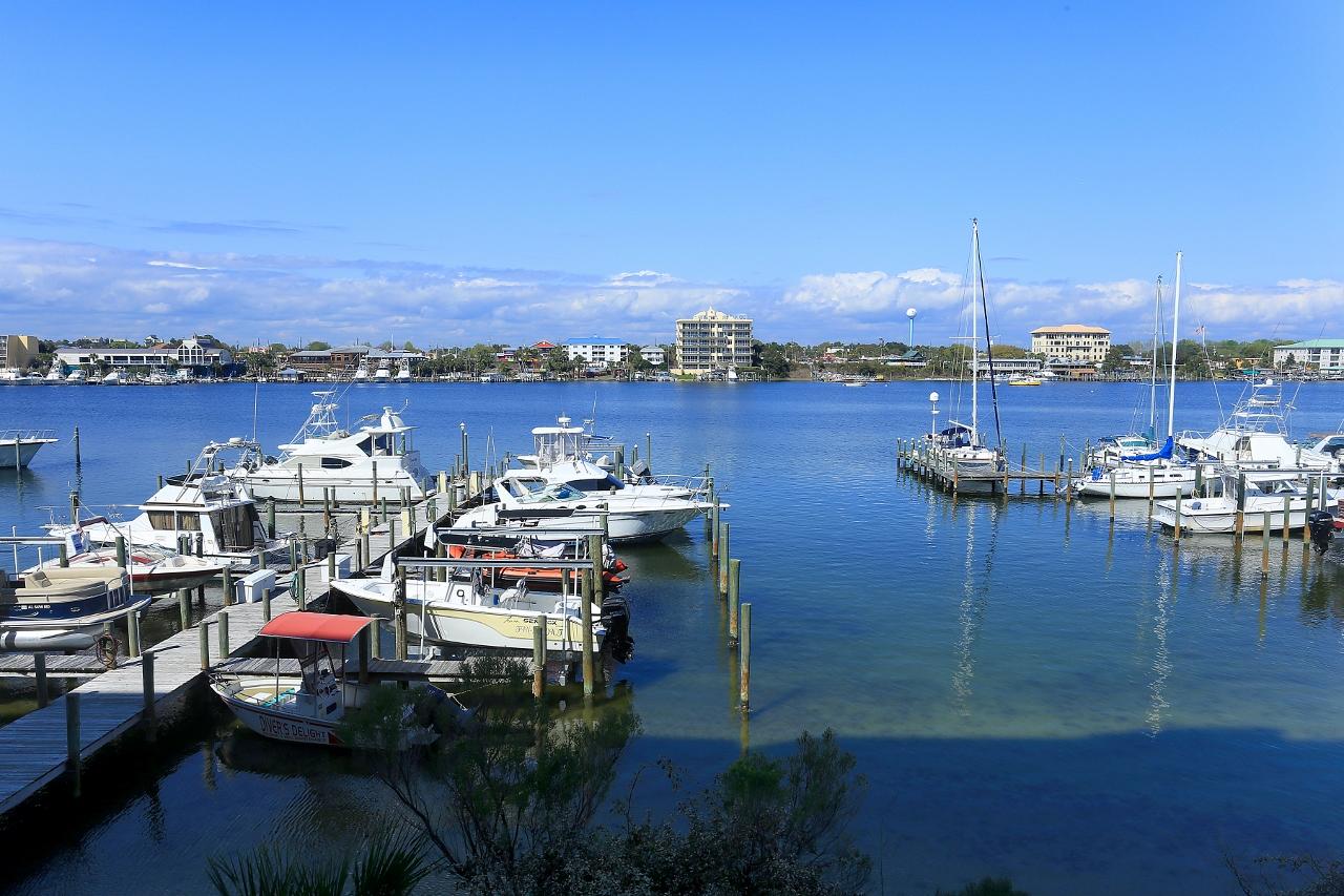 HARBOR LIGHTS - Residential