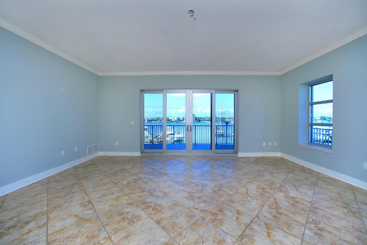 HARBOR LIGHTS - Residential