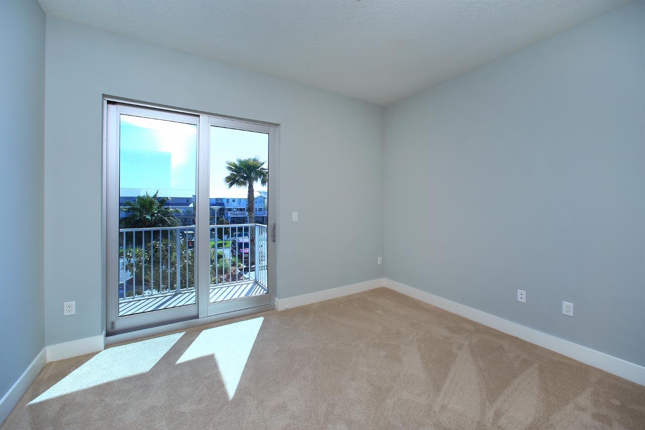 HARBOR LIGHTS - Residential