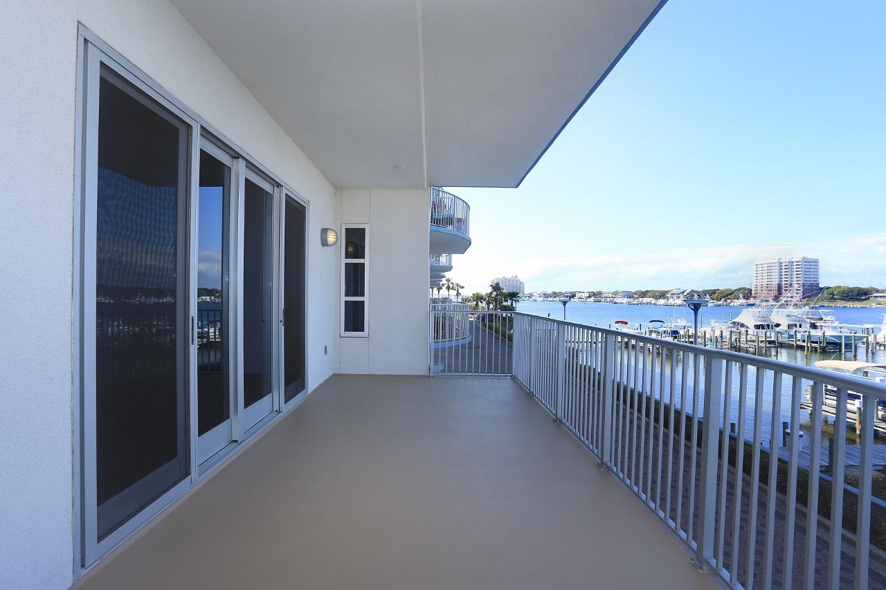 HARBOR LIGHTS - Residential