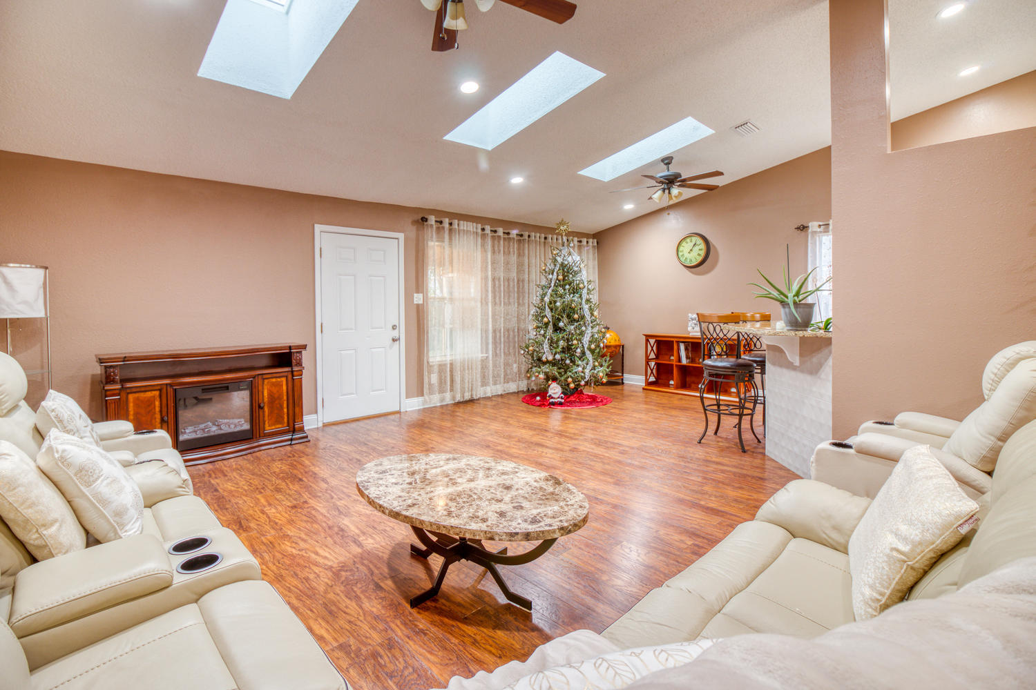 DOROTHY BOWEN ESTATES - Residential