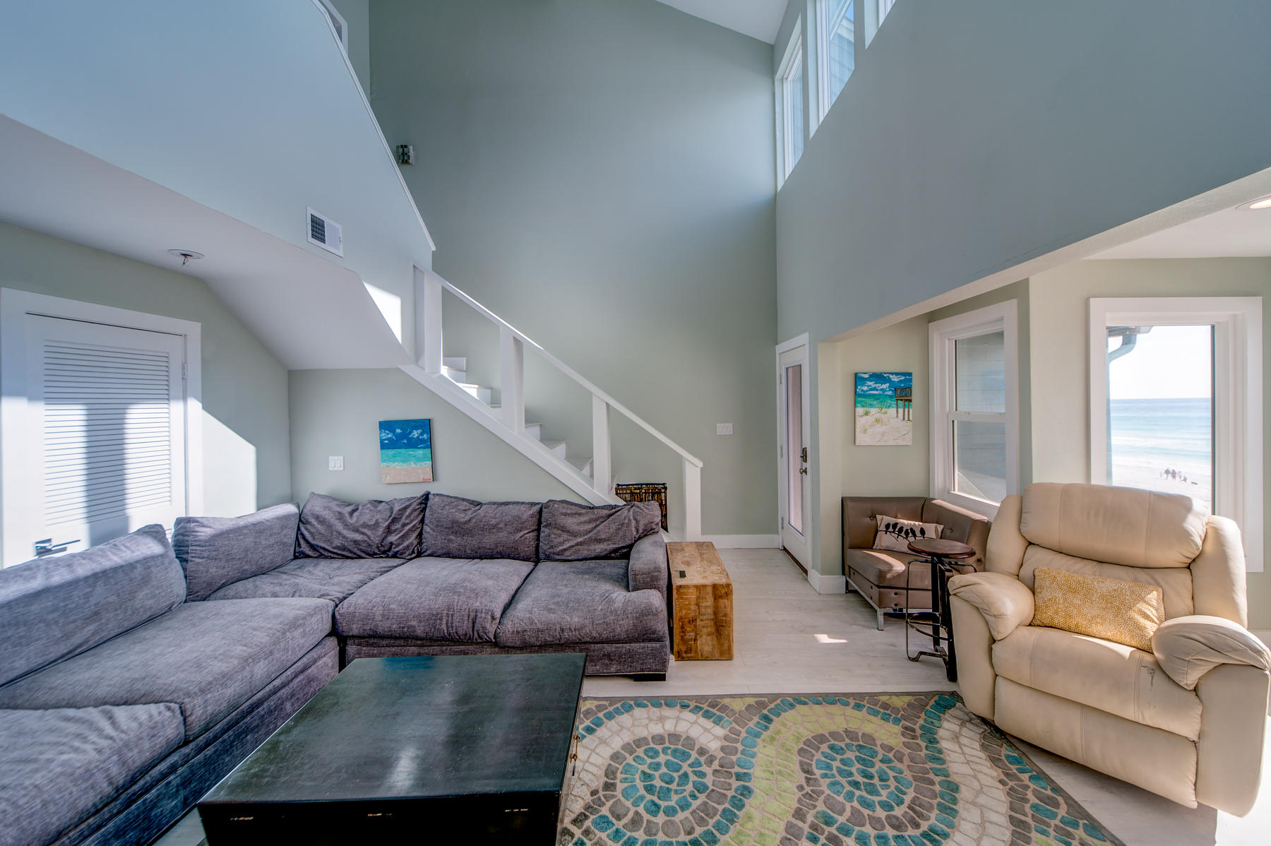 UNIT 7 SEAWINDS TOWNHOMES - Residential