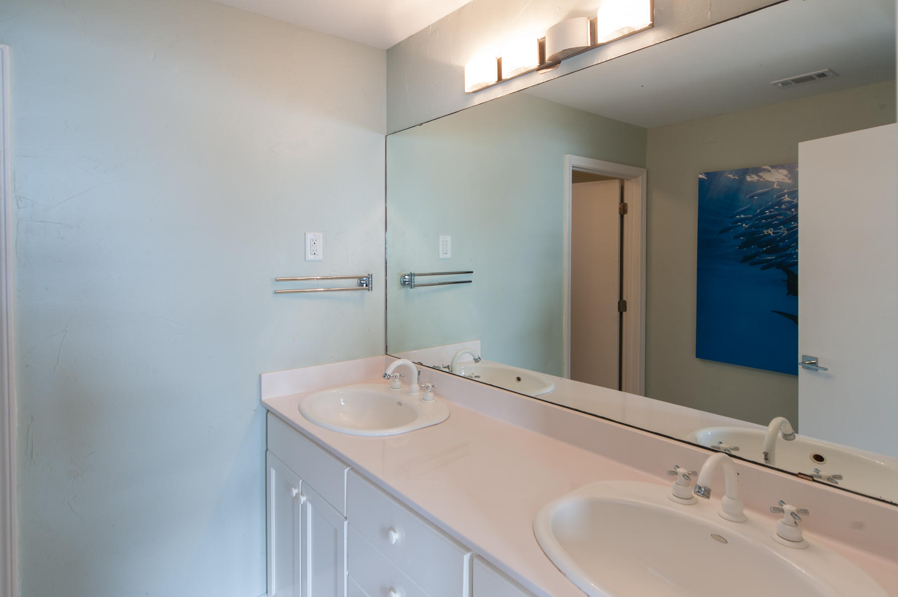 UNIT 7 SEAWINDS TOWNHOMES - Residential