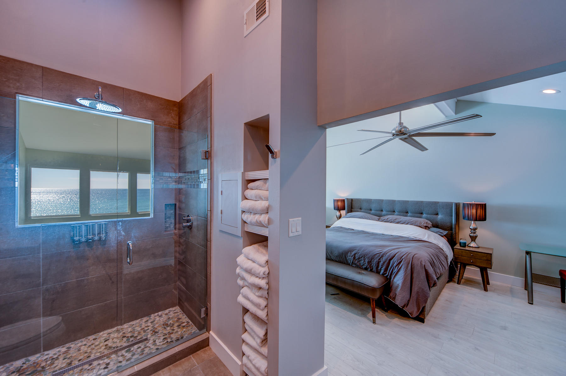 UNIT 7 SEAWINDS TOWNHOMES - Residential