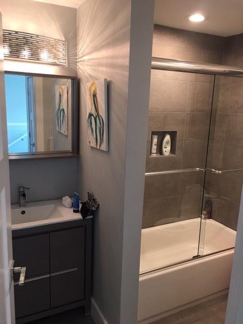 UNIT 7 SEAWINDS TOWNHOMES - Residential