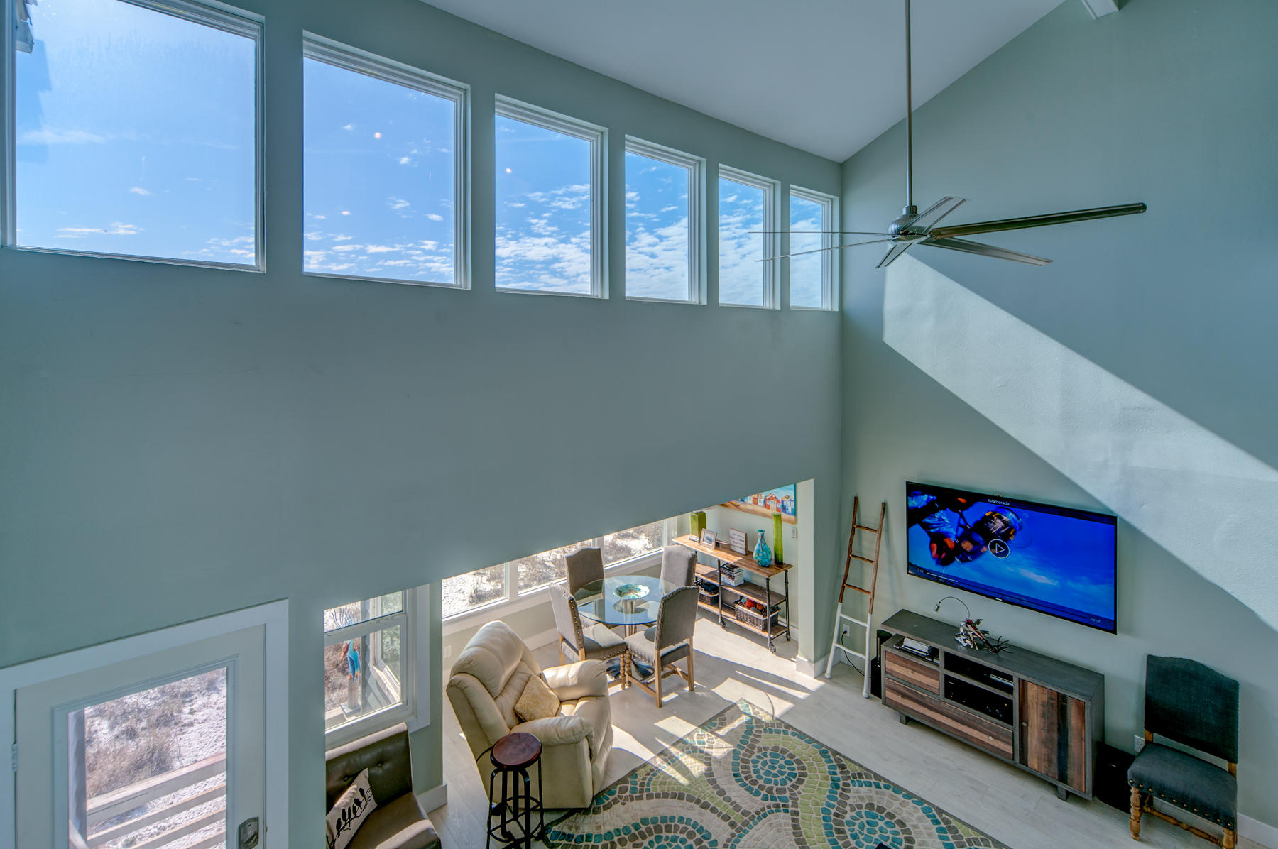UNIT 7 SEAWINDS TOWNHOMES - Residential