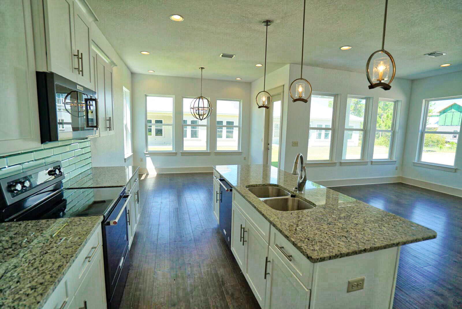 FRANGISTA BEACH 2ND ADDN - Residential