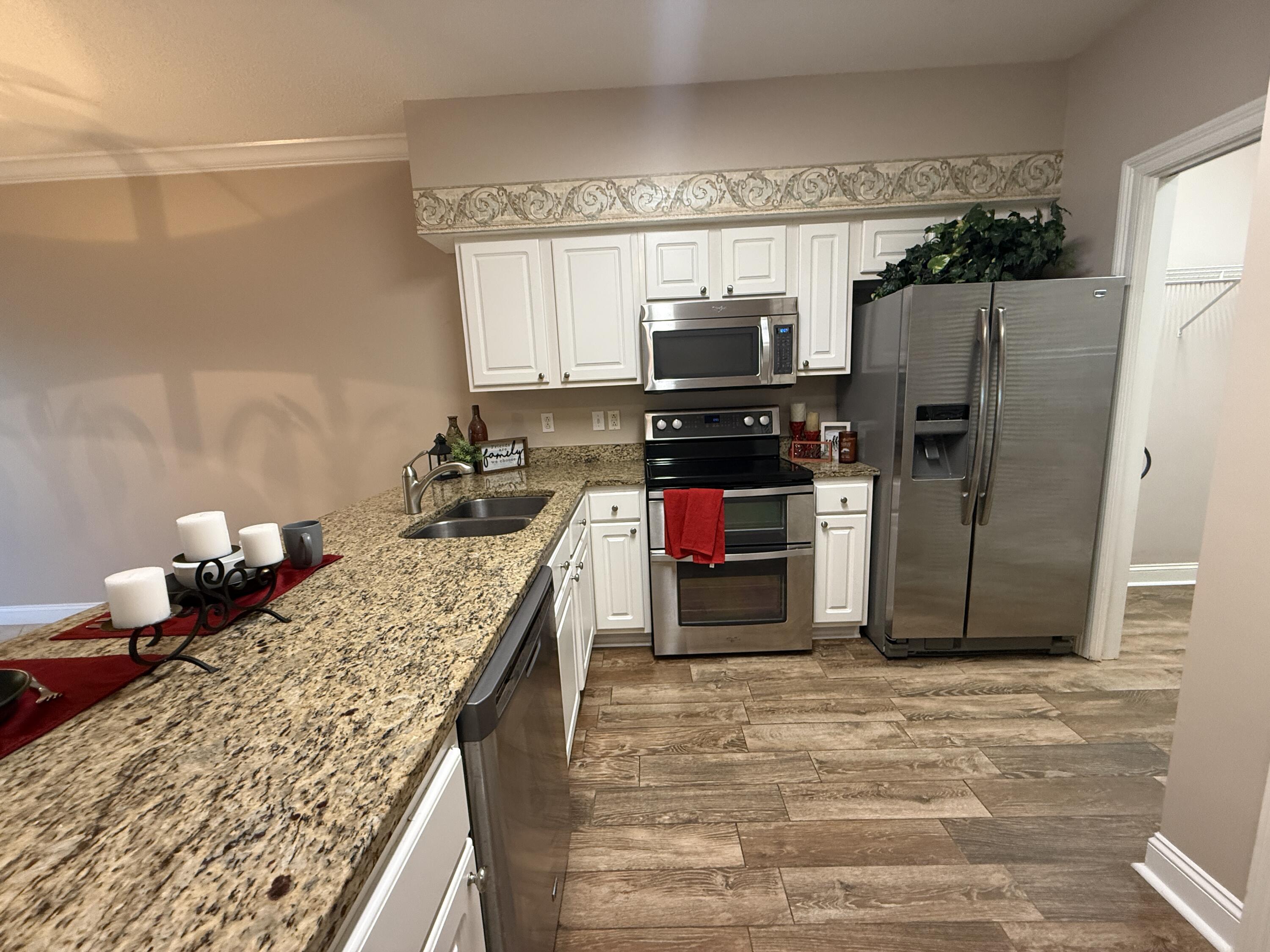 LAGUNA LANDING - Residential Lease