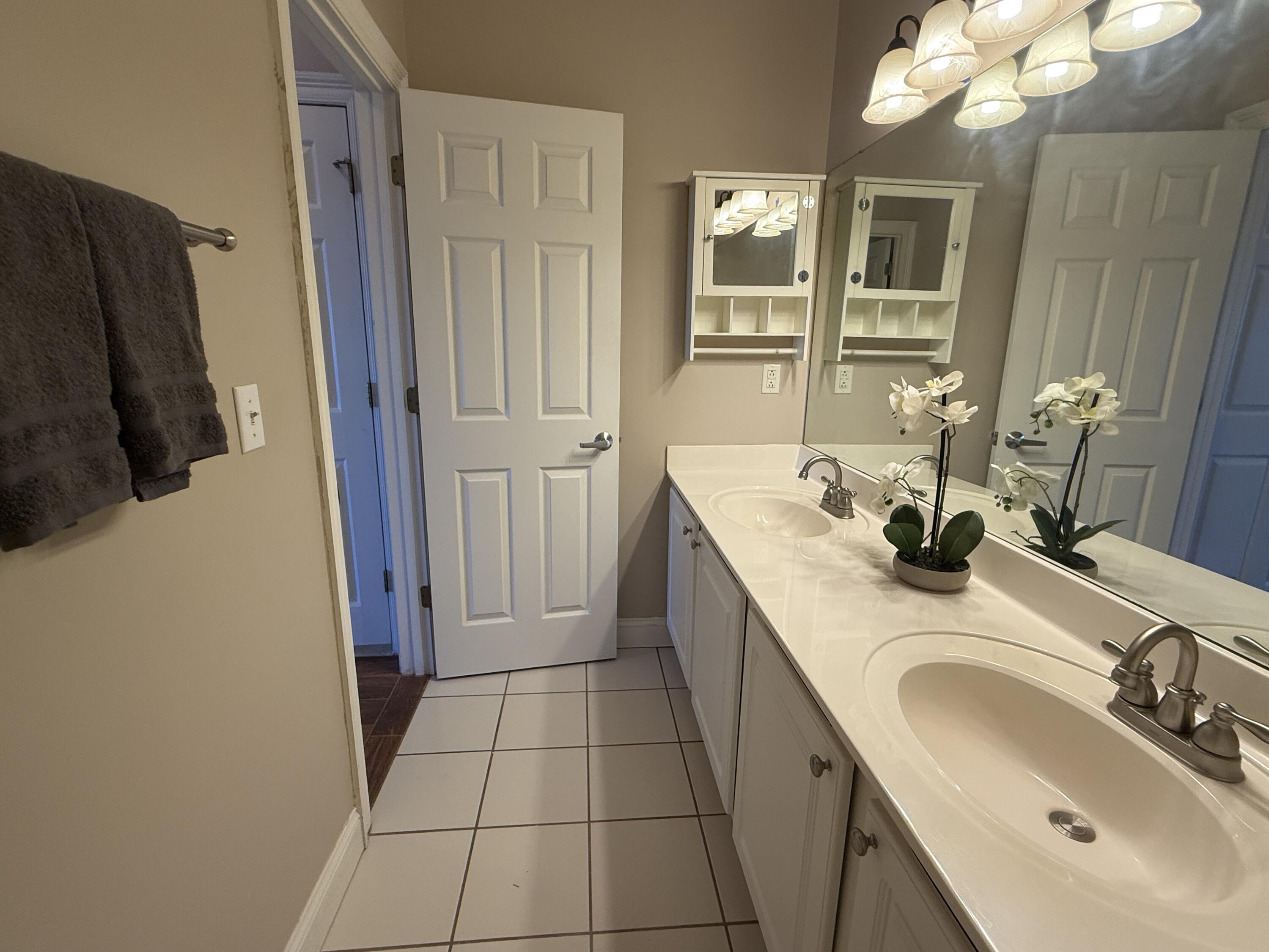 LAGUNA LANDING - Residential Lease