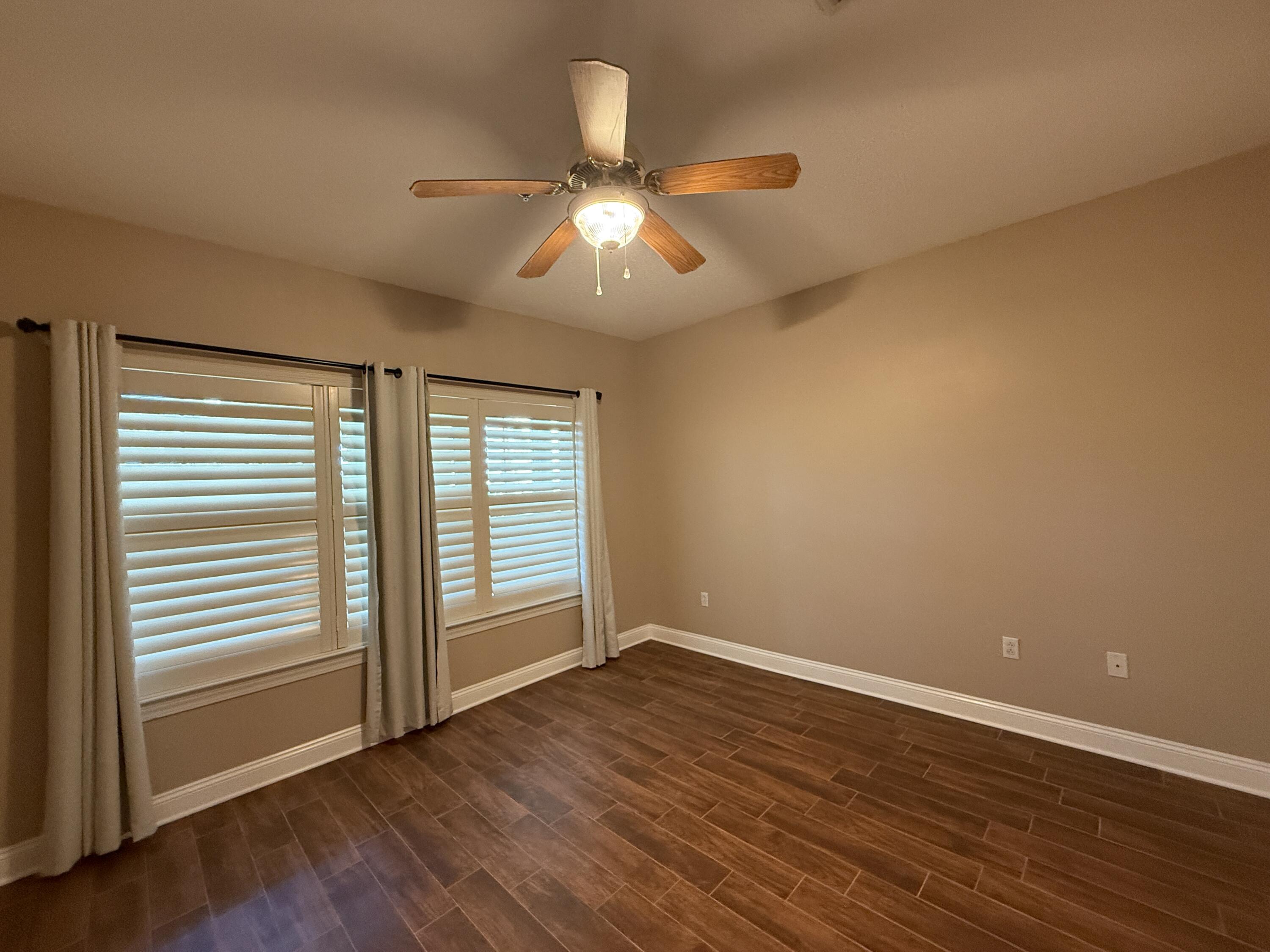 LAGUNA LANDING - Residential Lease