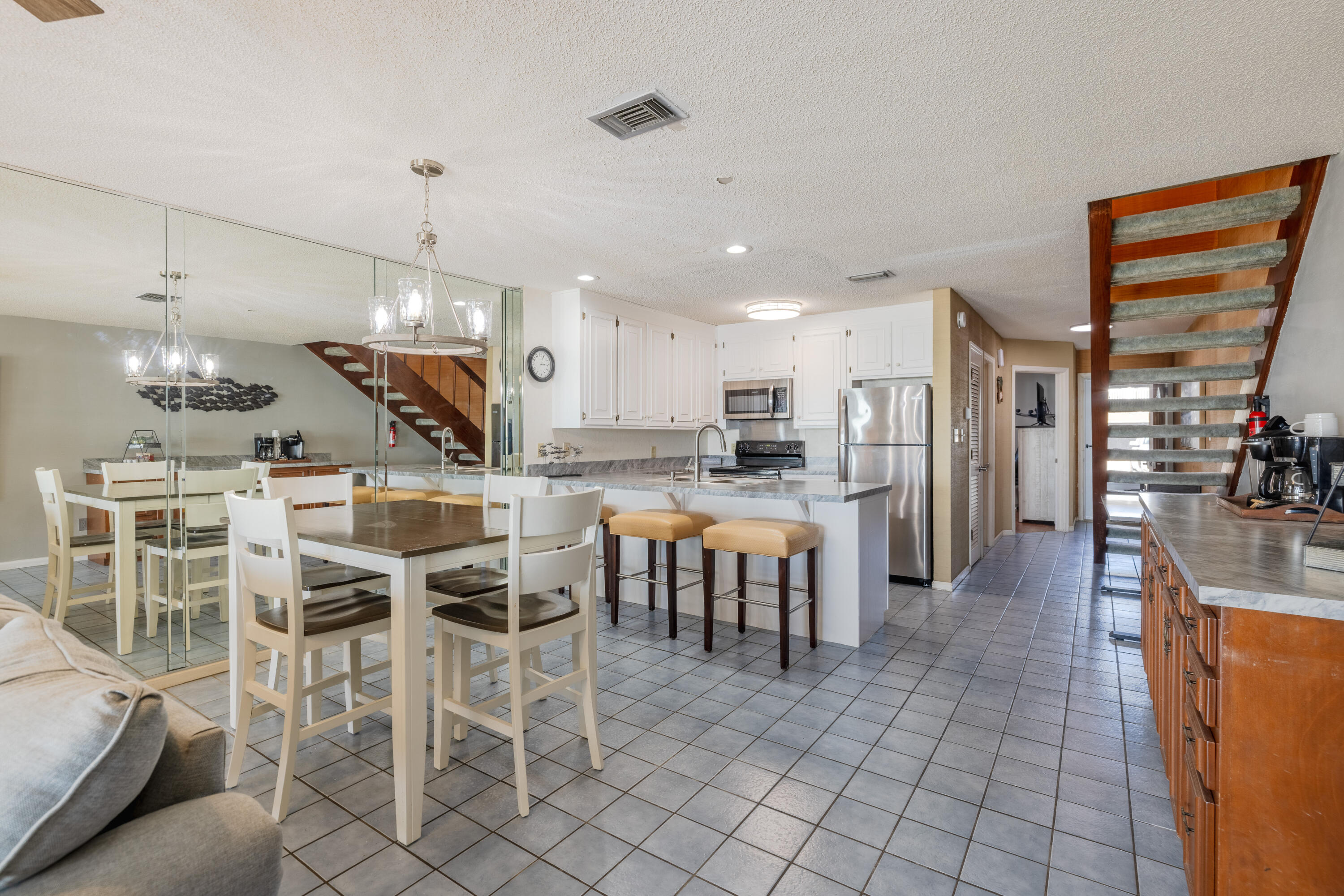Leeward Tower Townhouse - Residential