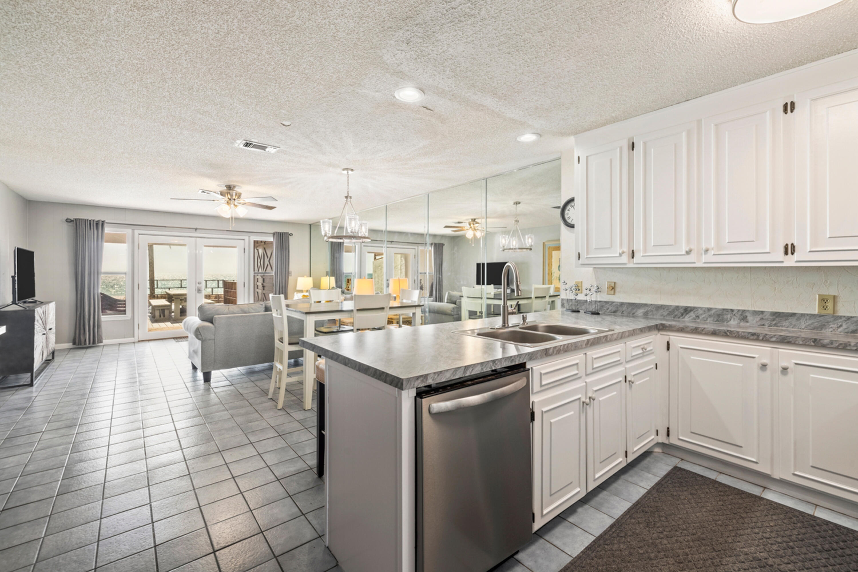 Leeward Tower Townhouse - Residential