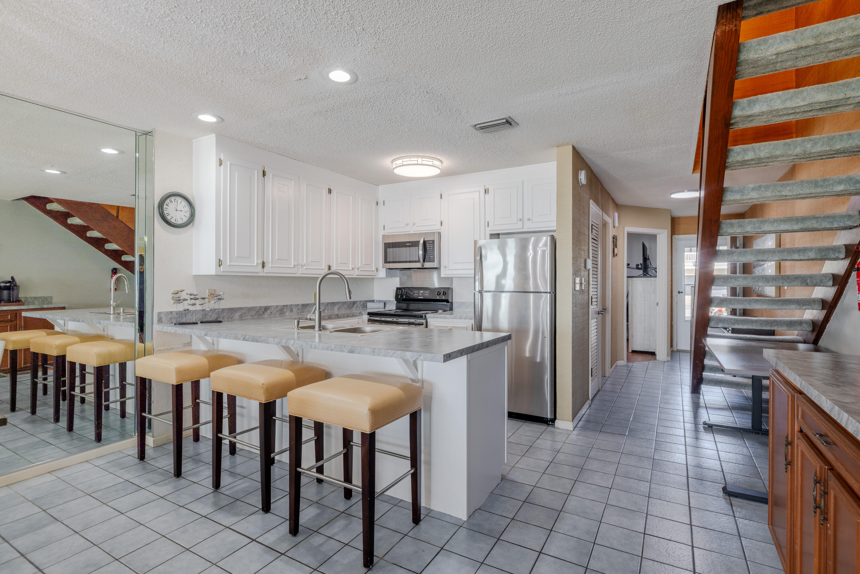 Leeward Tower Townhouse - Residential