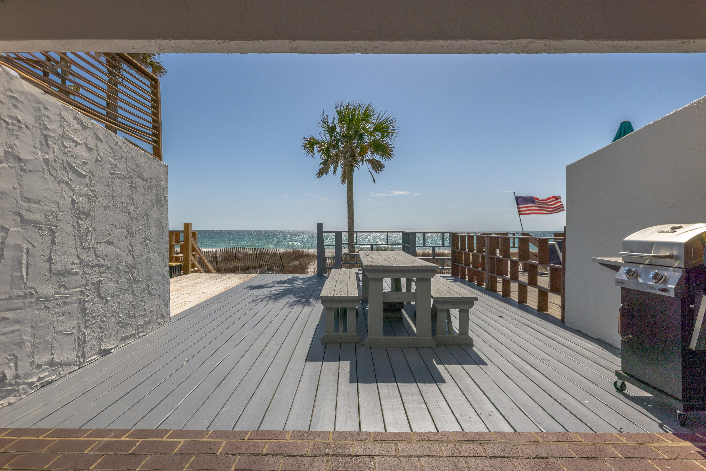 Leeward Tower Townhouse - Residential
