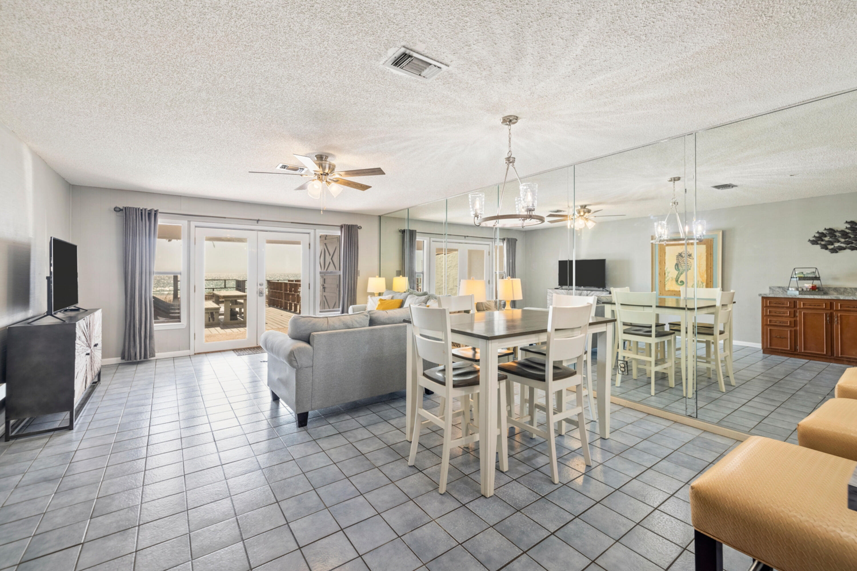 Leeward Tower Townhouse - Residential