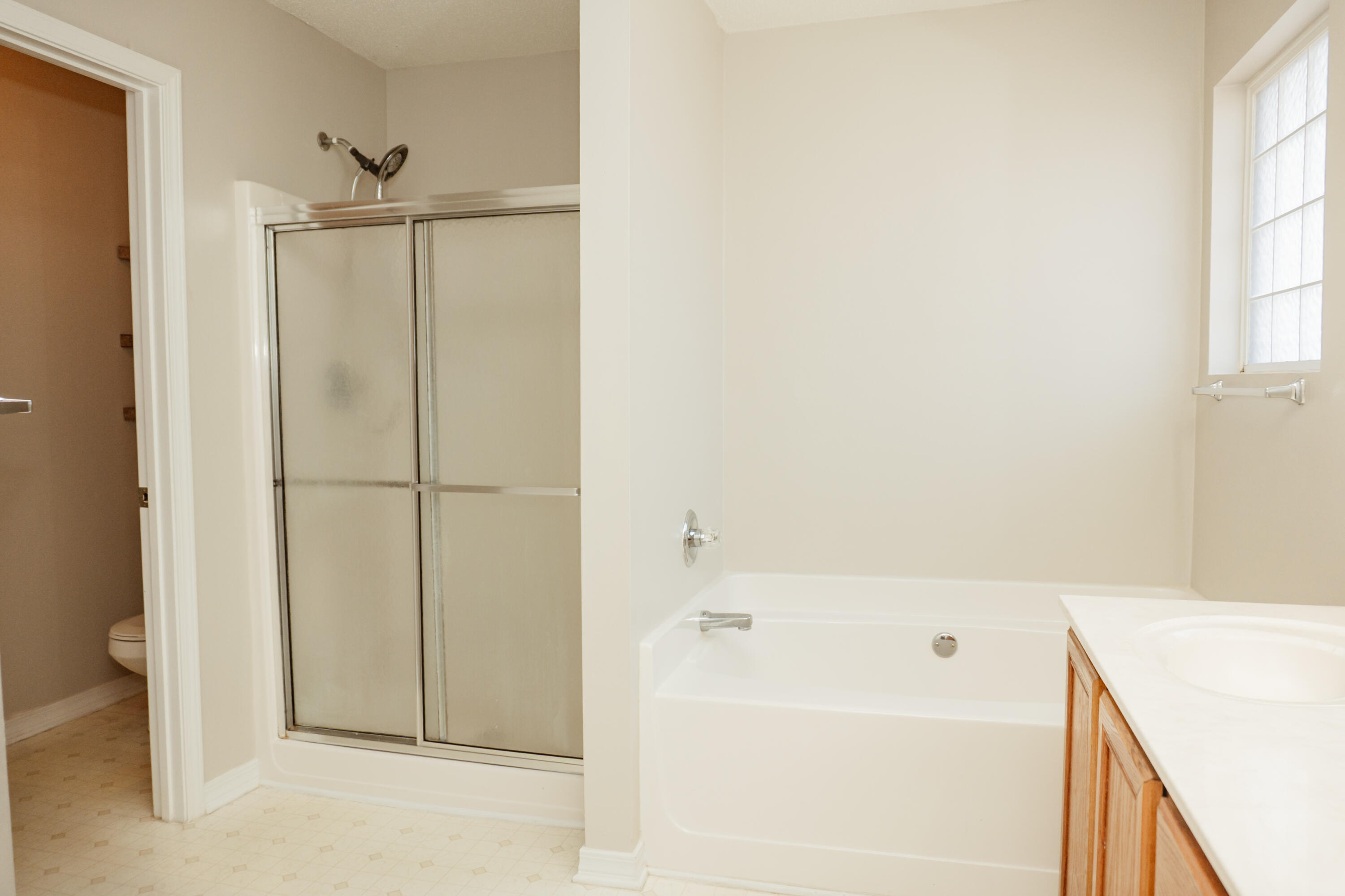 COUNTRYVIEW ESTATES 10TH ADDN - Residential Lease