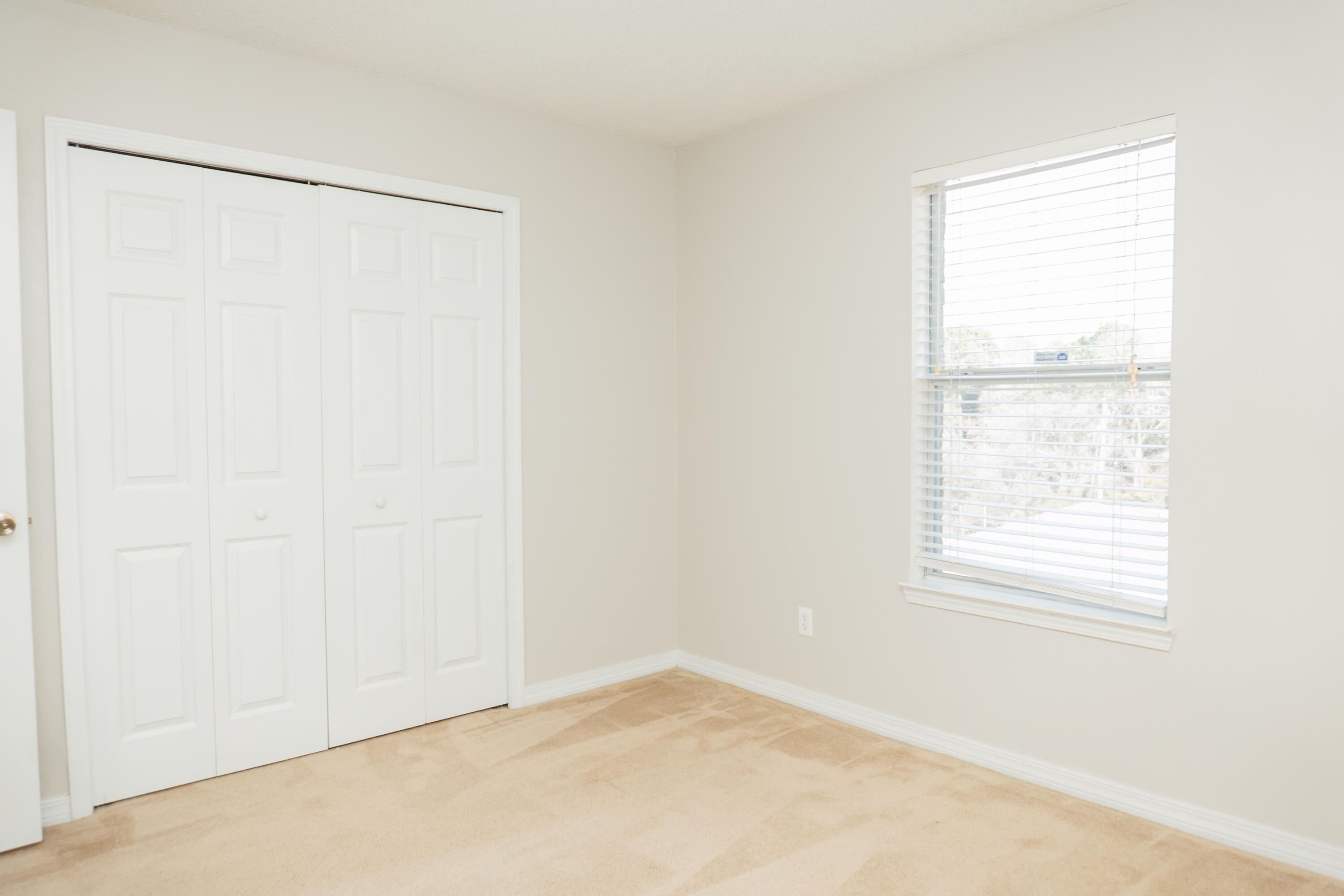 COUNTRYVIEW ESTATES 10TH ADDN - Residential Lease