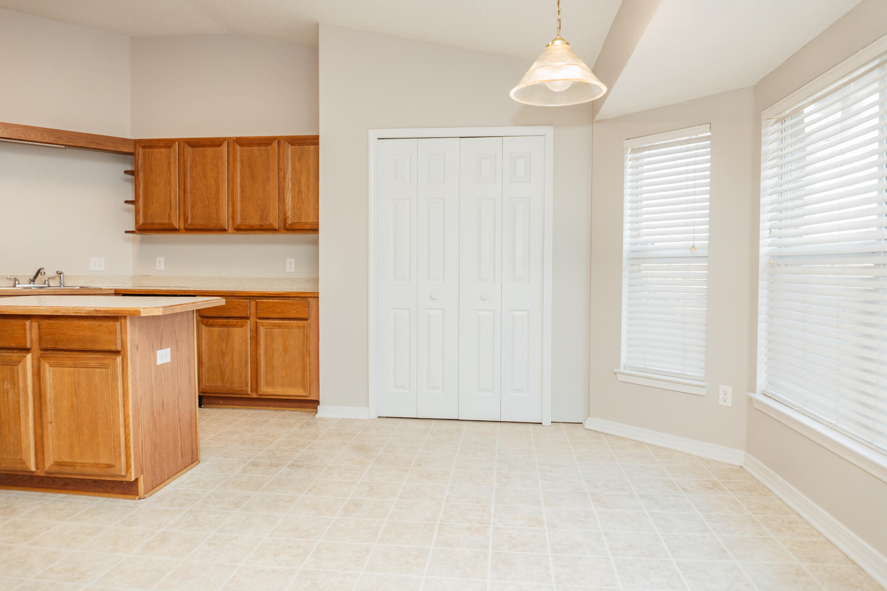 COUNTRYVIEW ESTATES 10TH ADDN - Residential Lease