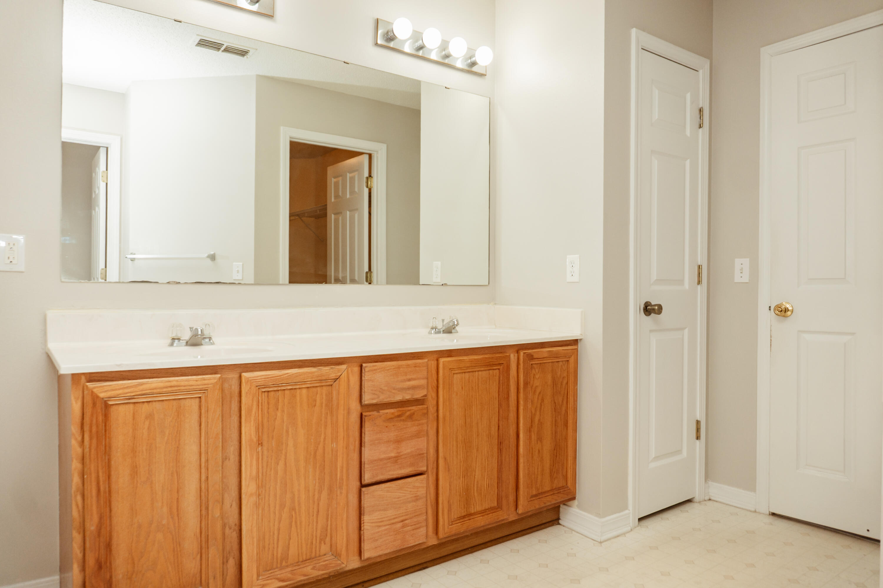 COUNTRYVIEW ESTATES 10TH ADDN - Residential Lease