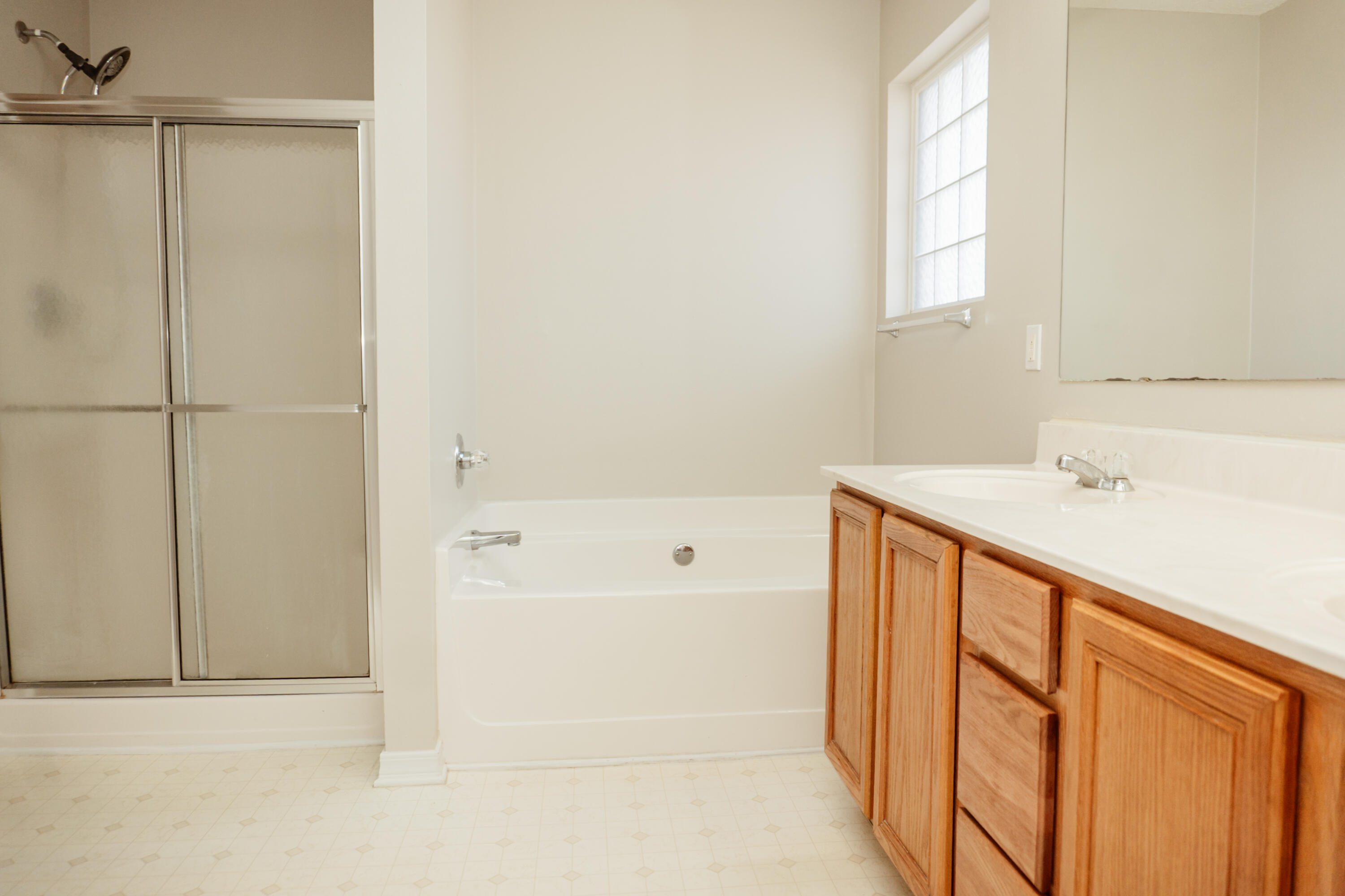 COUNTRYVIEW ESTATES 10TH ADDN - Residential Lease