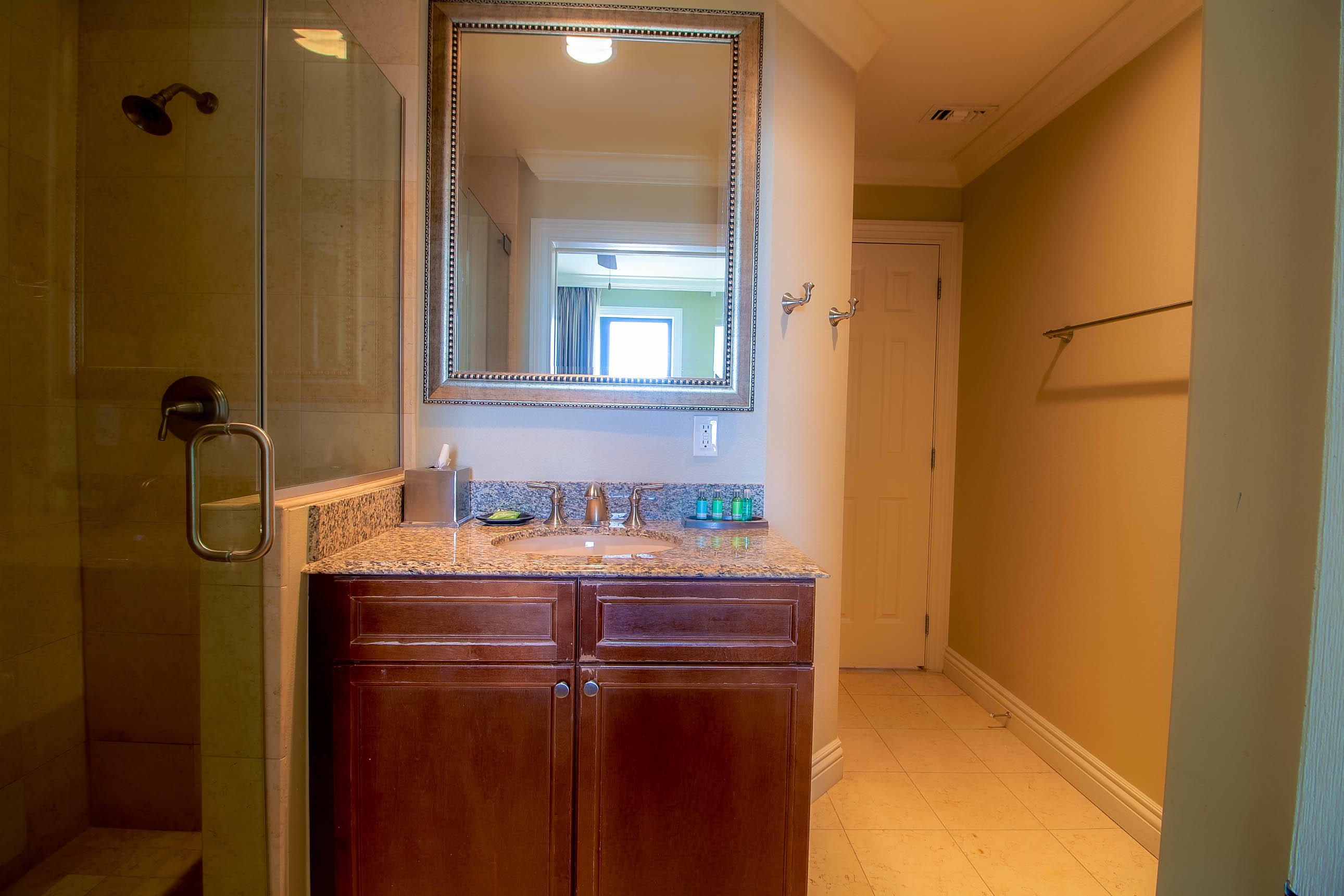 EMERALD GRANDE - Residential