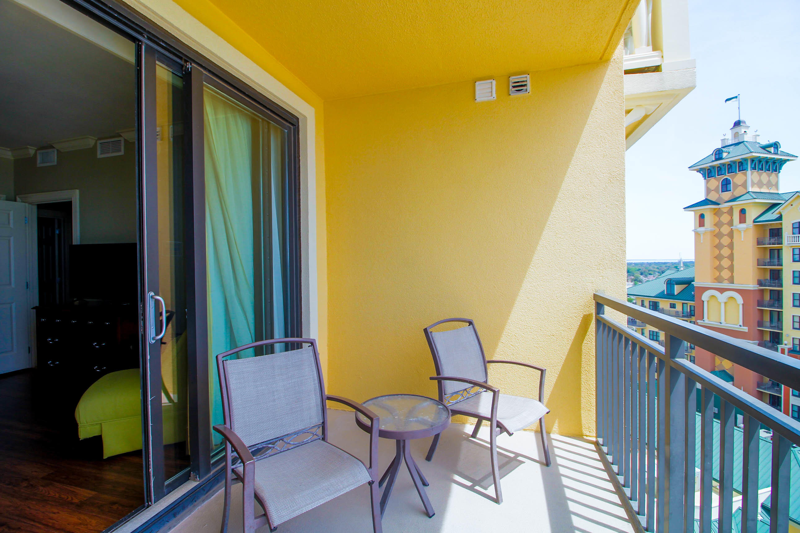 EMERALD GRANDE - Residential