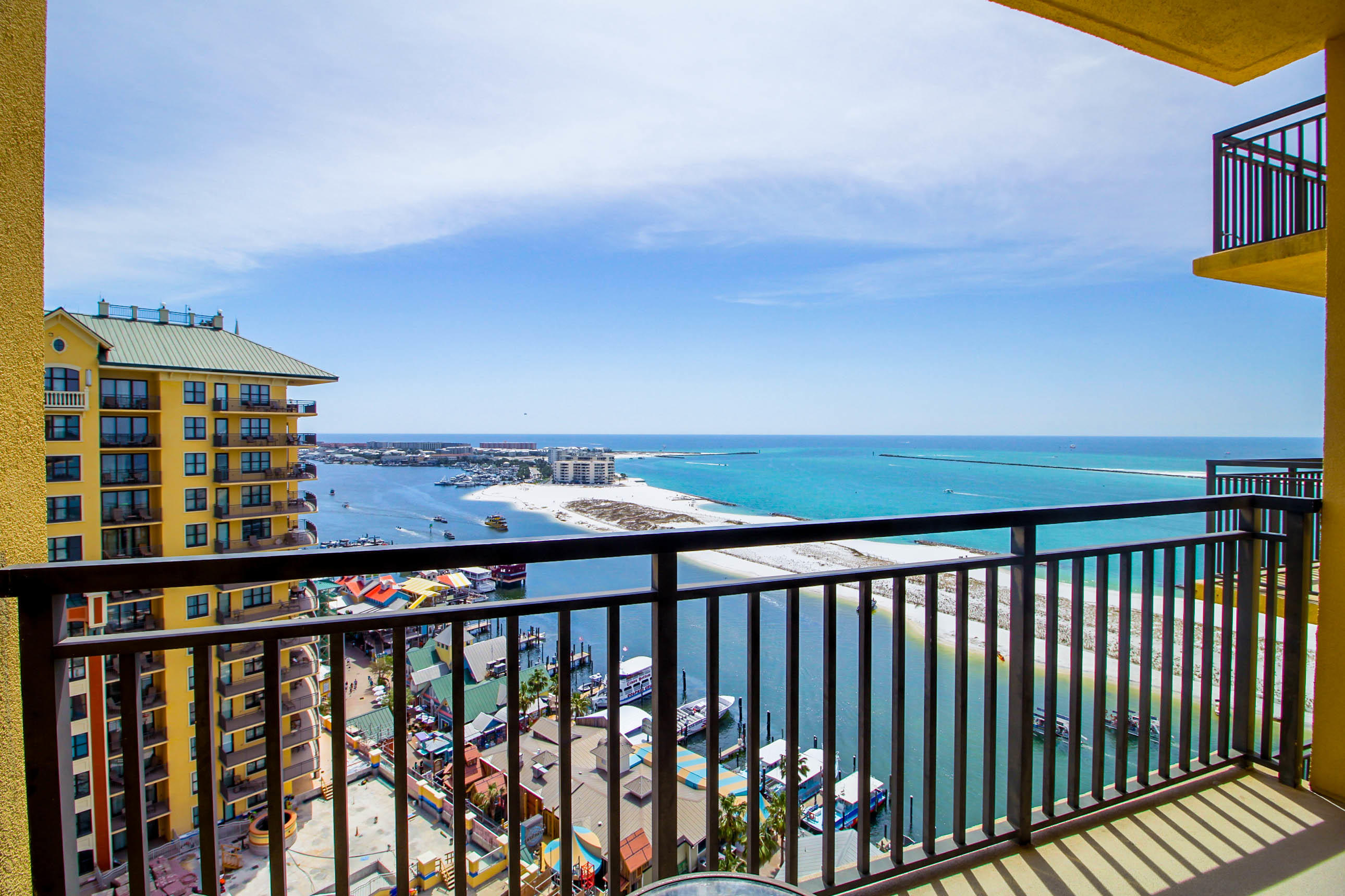 EMERALD GRANDE - Residential