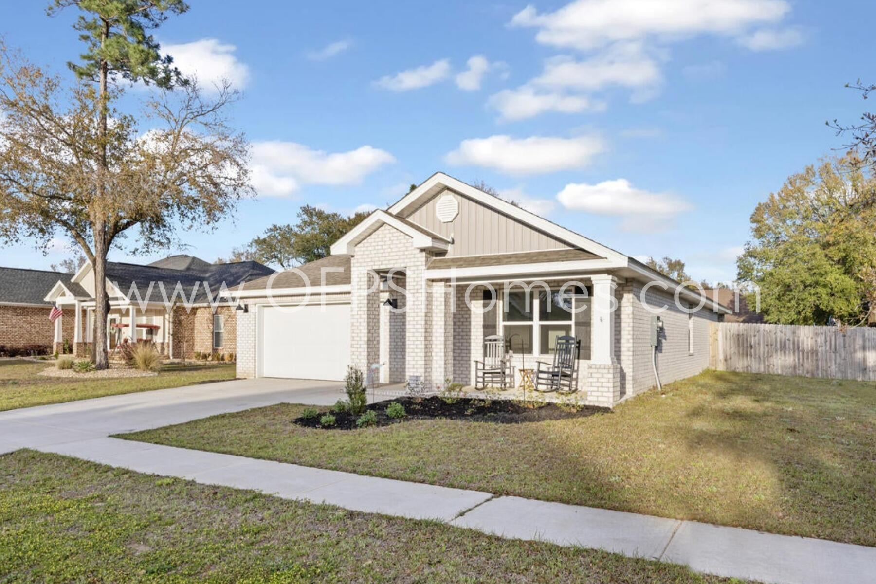 HOMEWOOD EST - Residential Lease