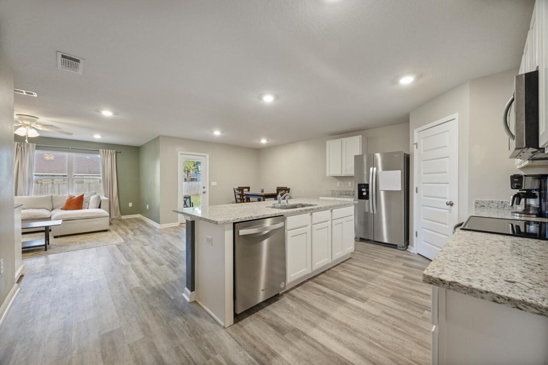 HOMEWOOD EST - Residential Lease