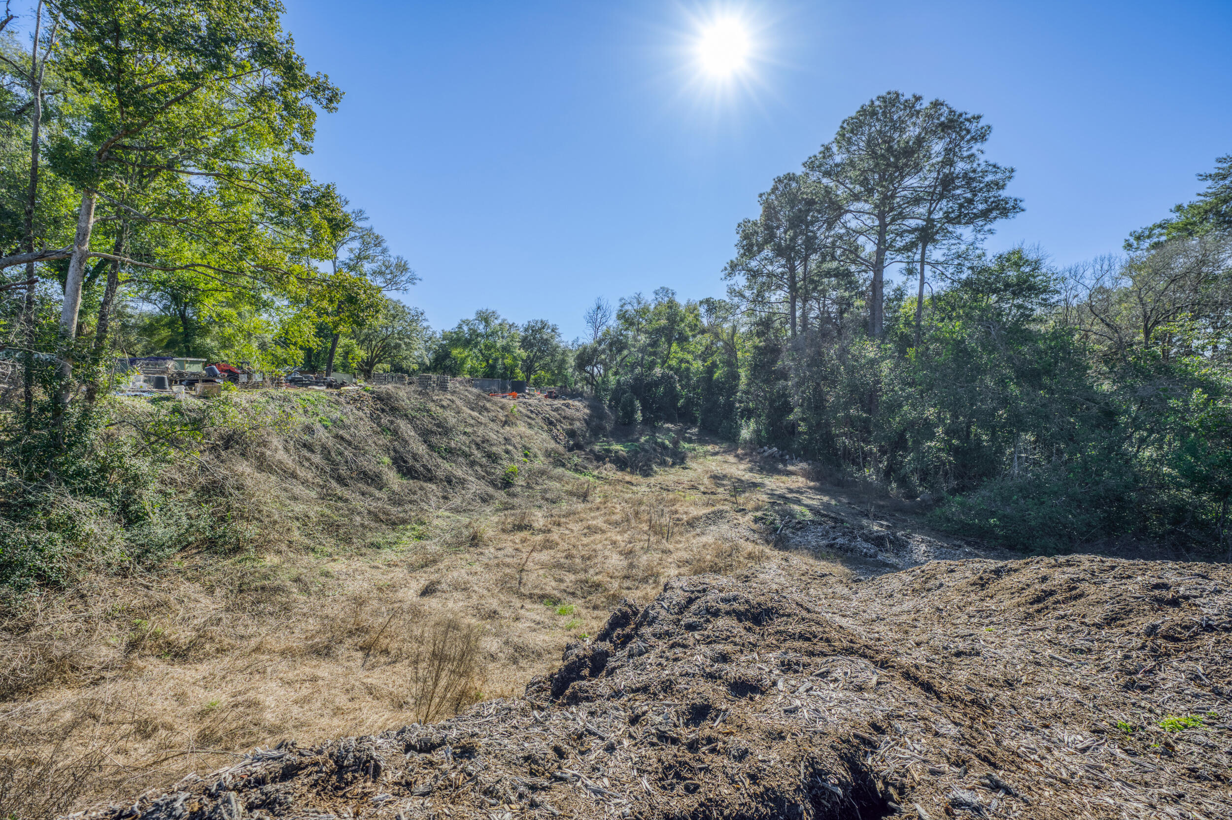 METES & BOUNDS - Land