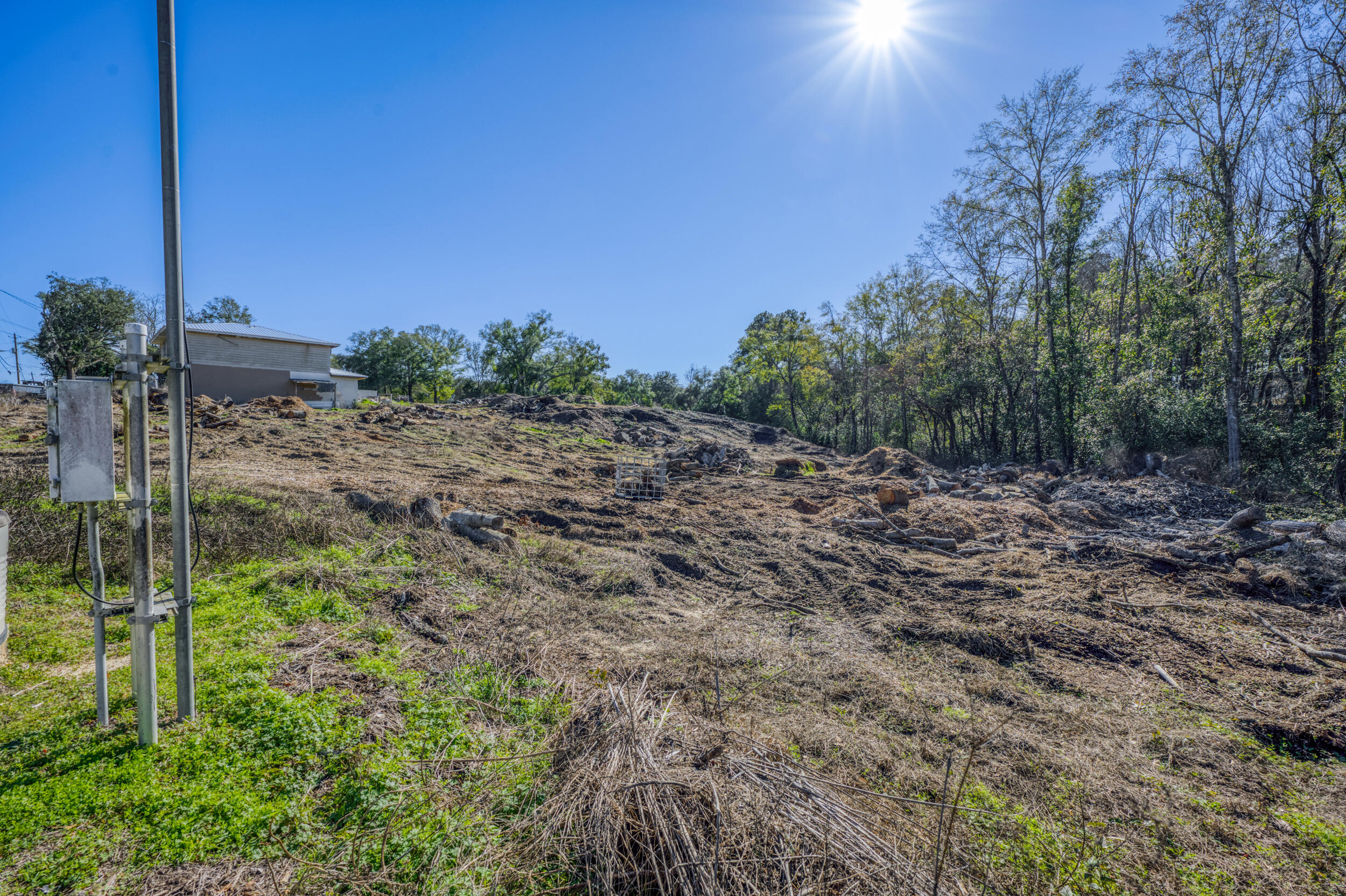 METES & BOUNDS - Land