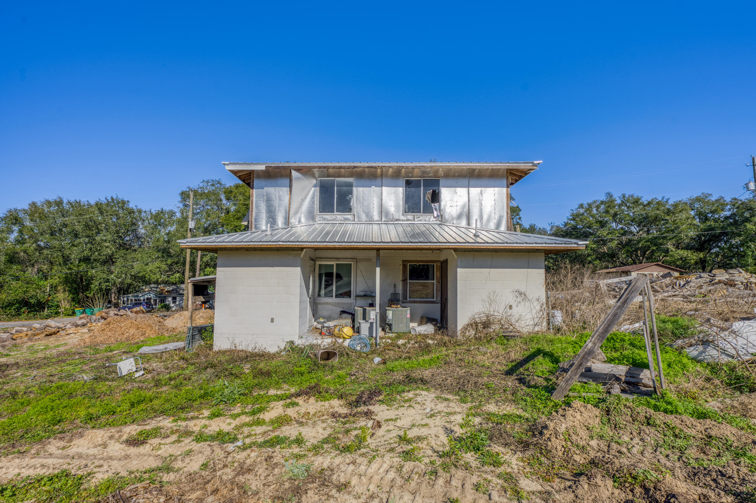 METES & BOUNDS - Land