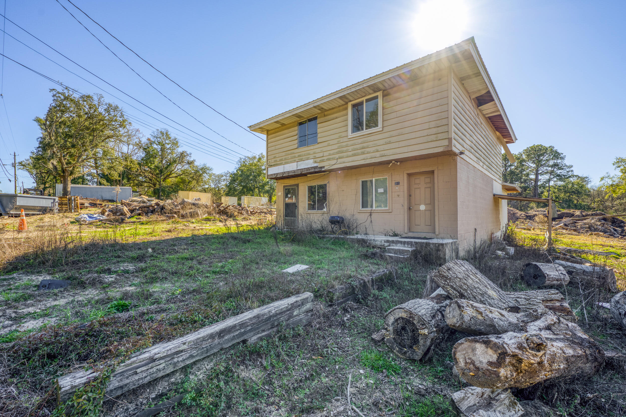 METES & BOUNDS - Land