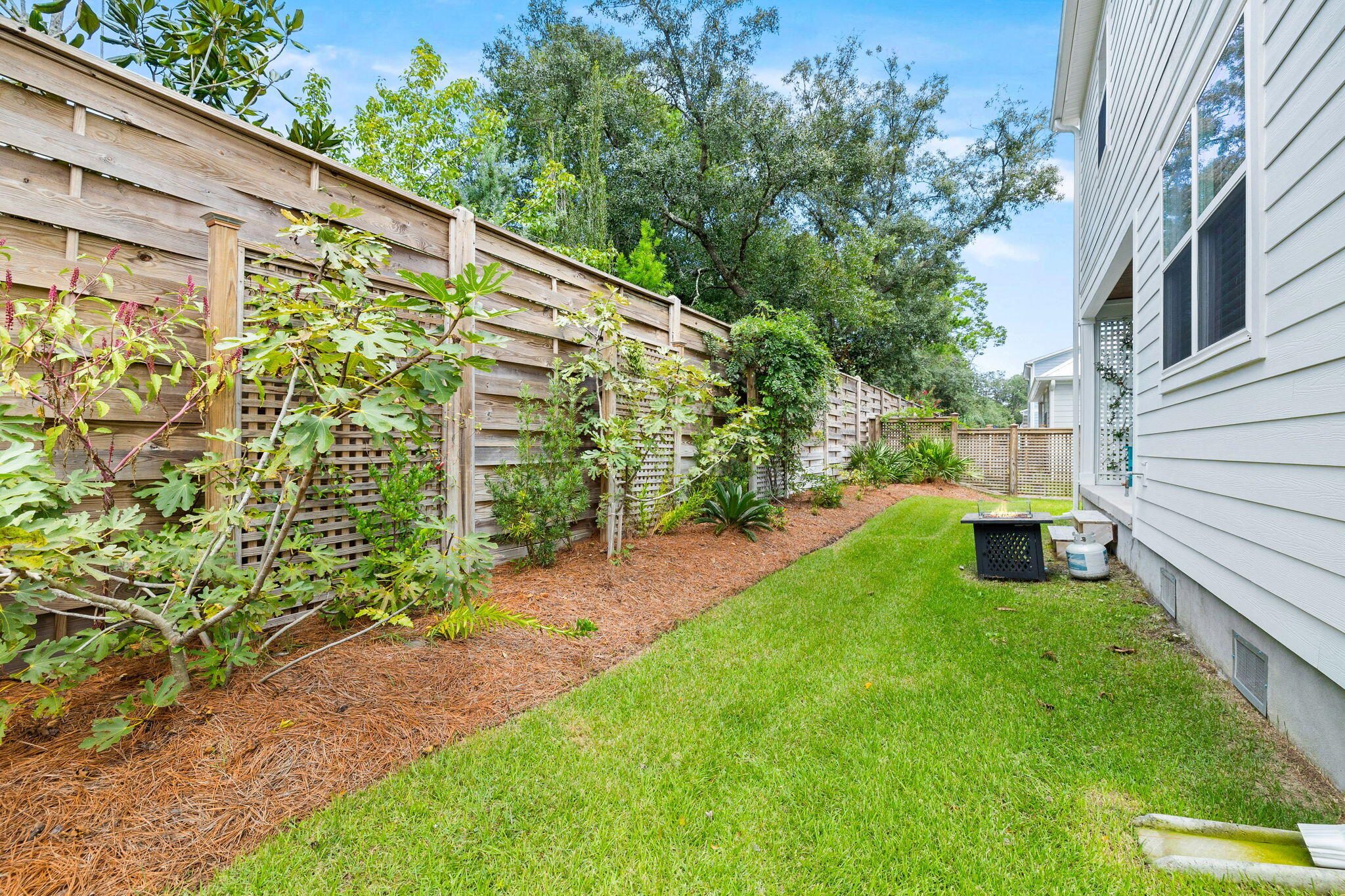 Daxton on the Bay - Residential