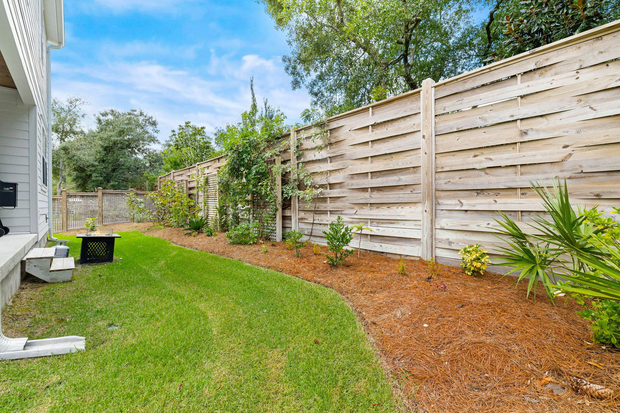 Daxton on the Bay - Residential