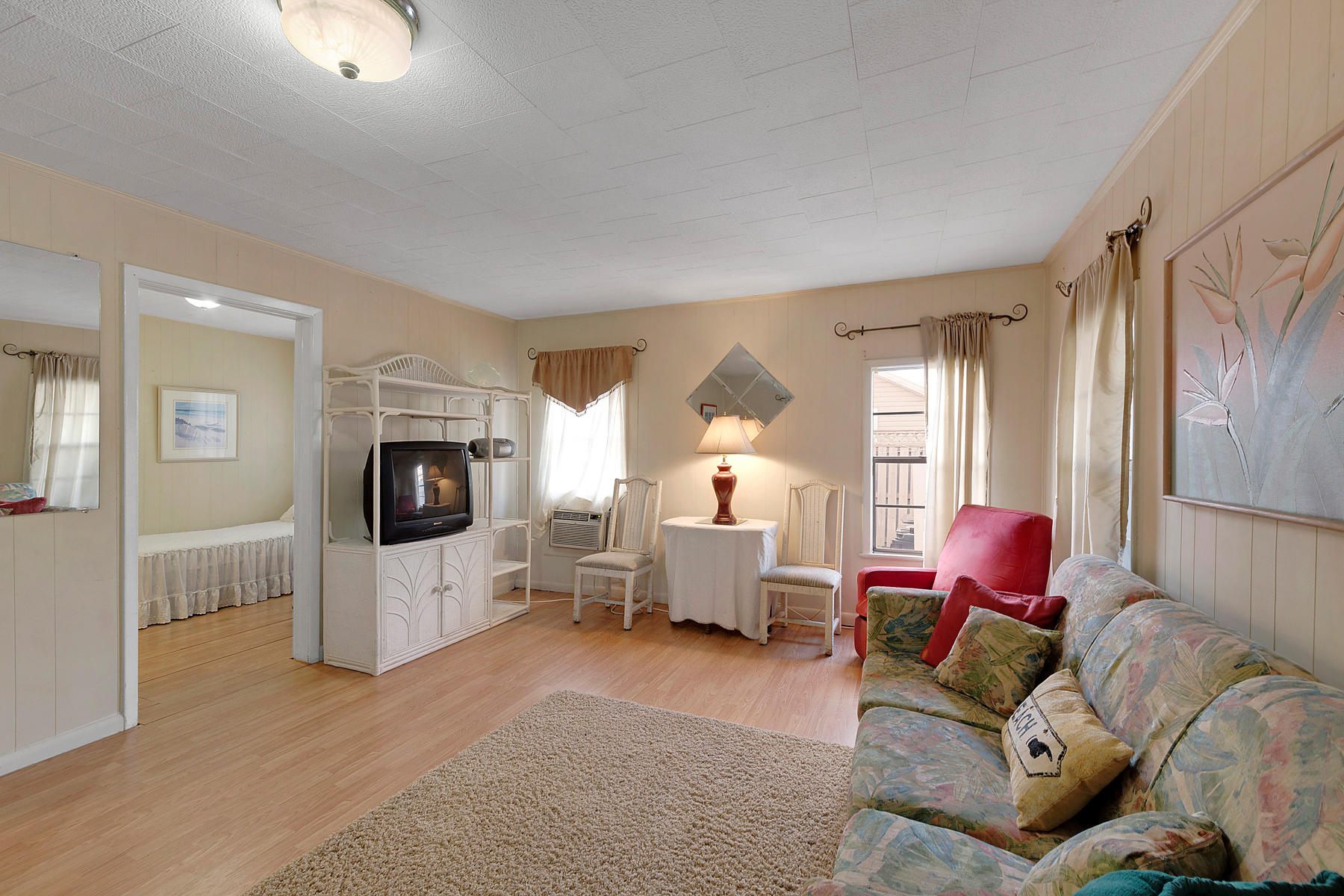 LAGUNA BEACH - Residential