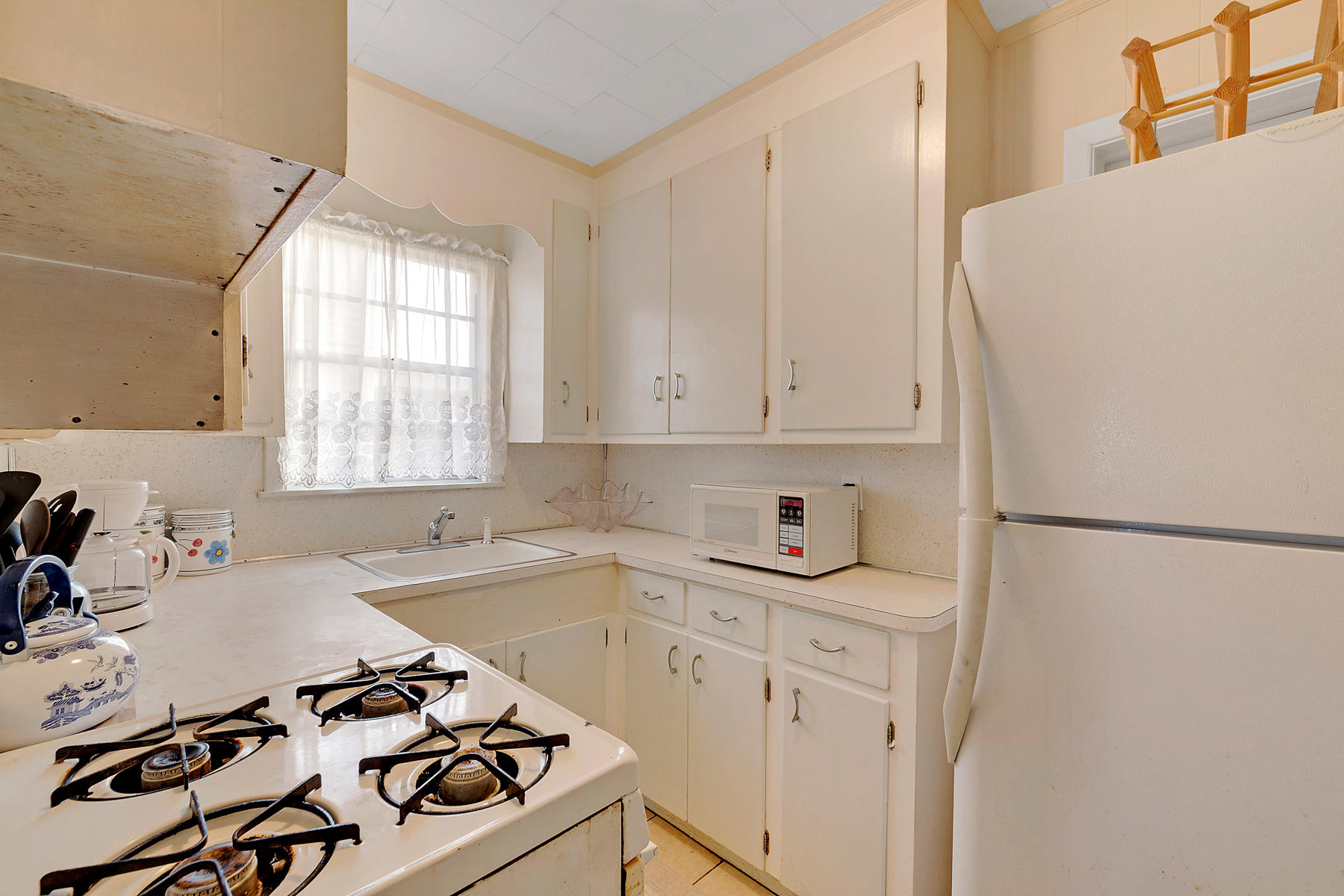 LAGUNA BEACH - Residential