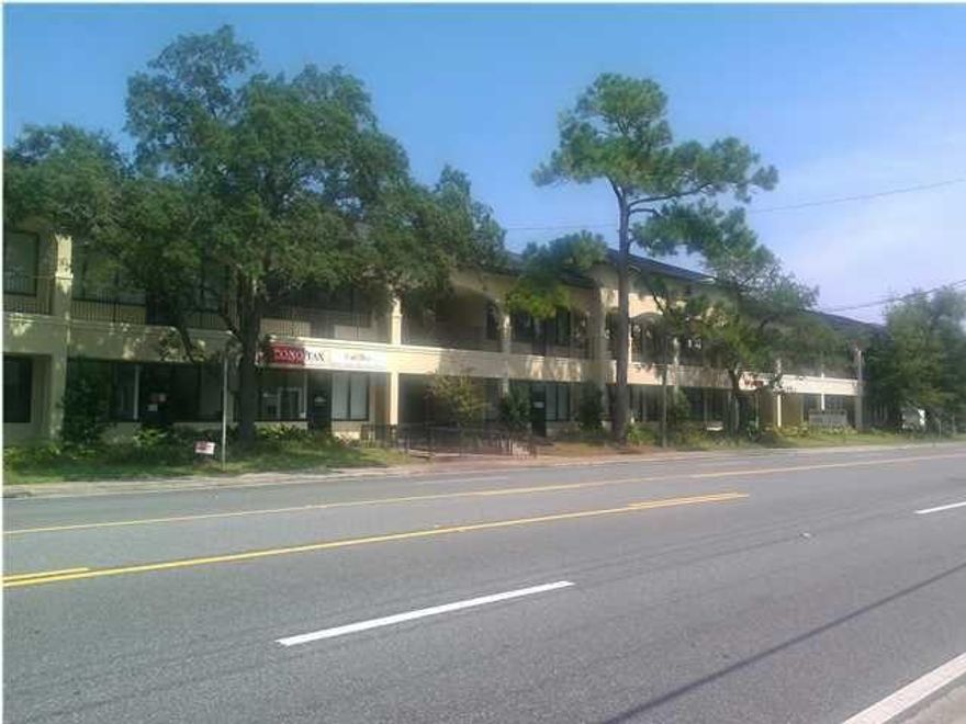great office space on the second floor, good access to hwy 98 and fort walton beach