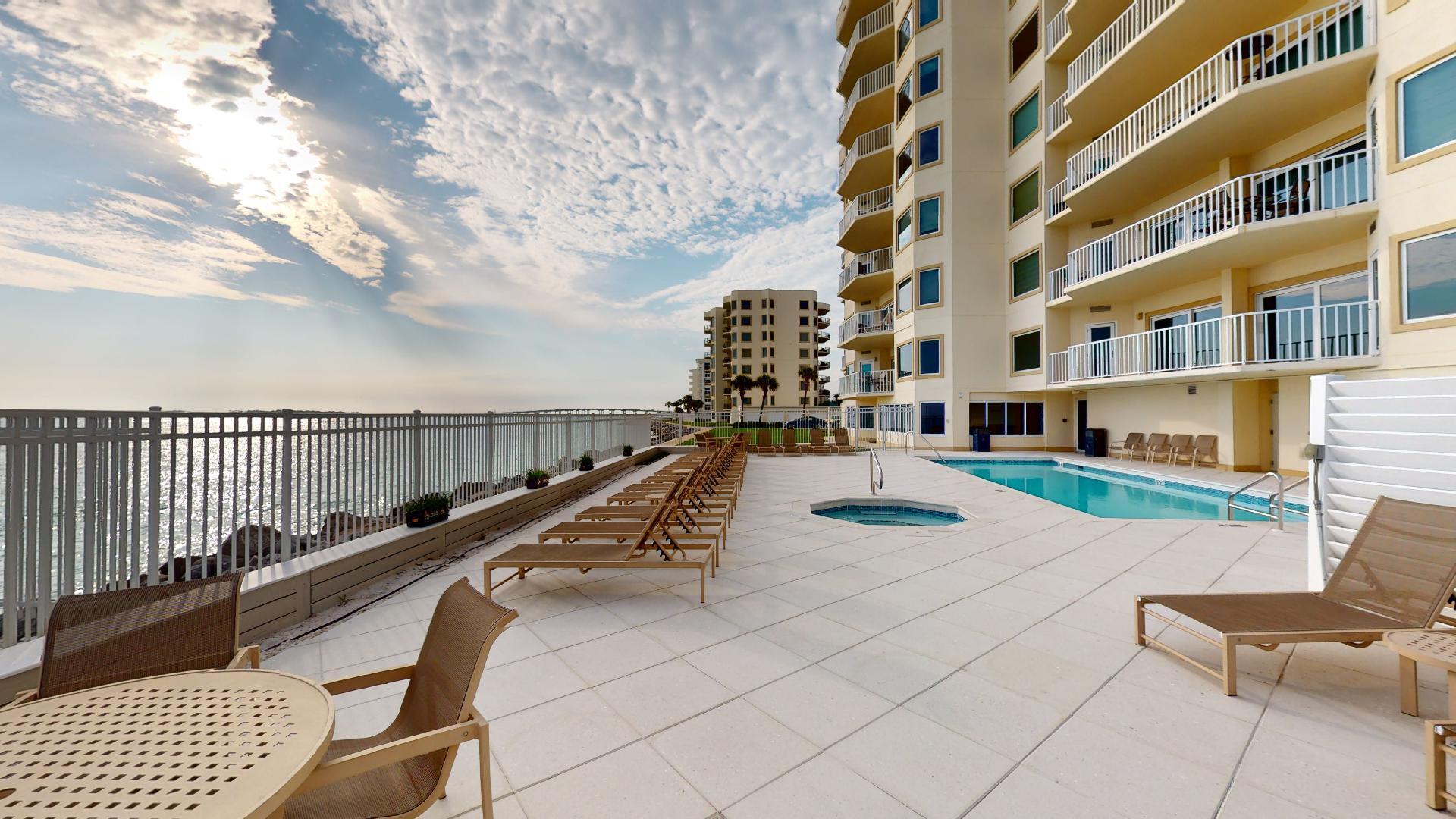 WATERVIEW TOWERS PH 2 - Residential