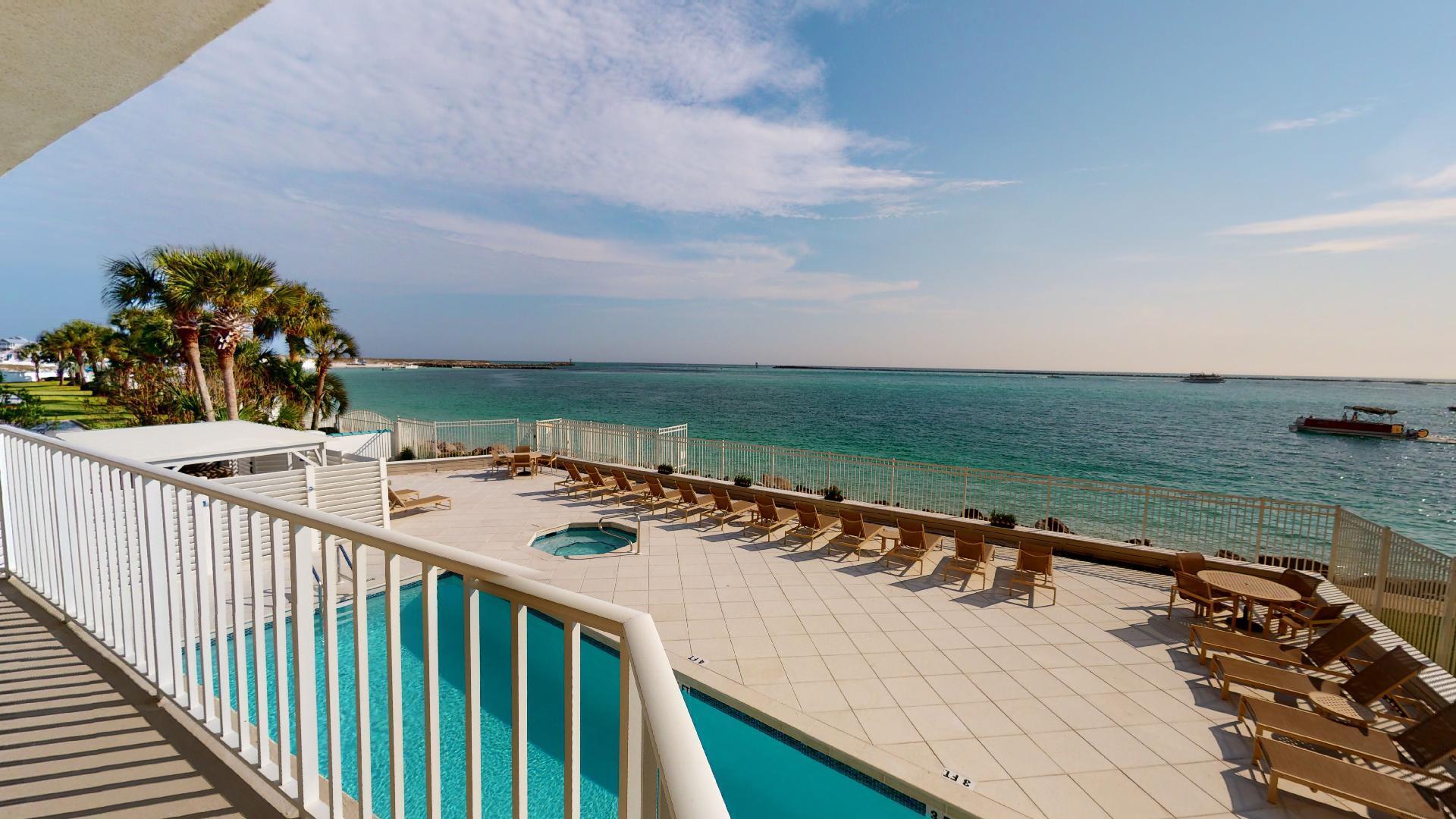 WATERVIEW TOWERS PH 2 - Residential