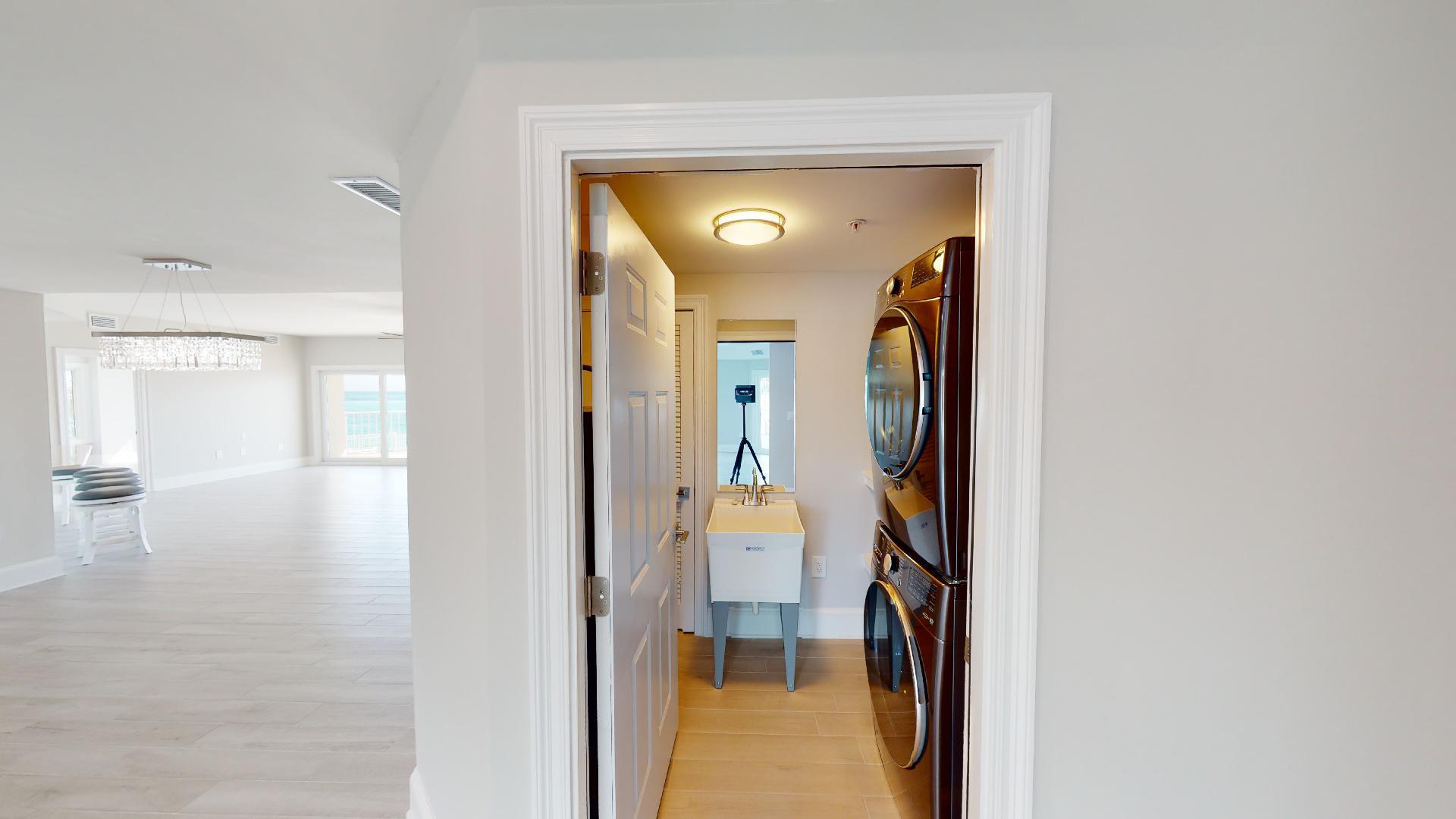 WATERVIEW TOWERS PH 2 - Residential
