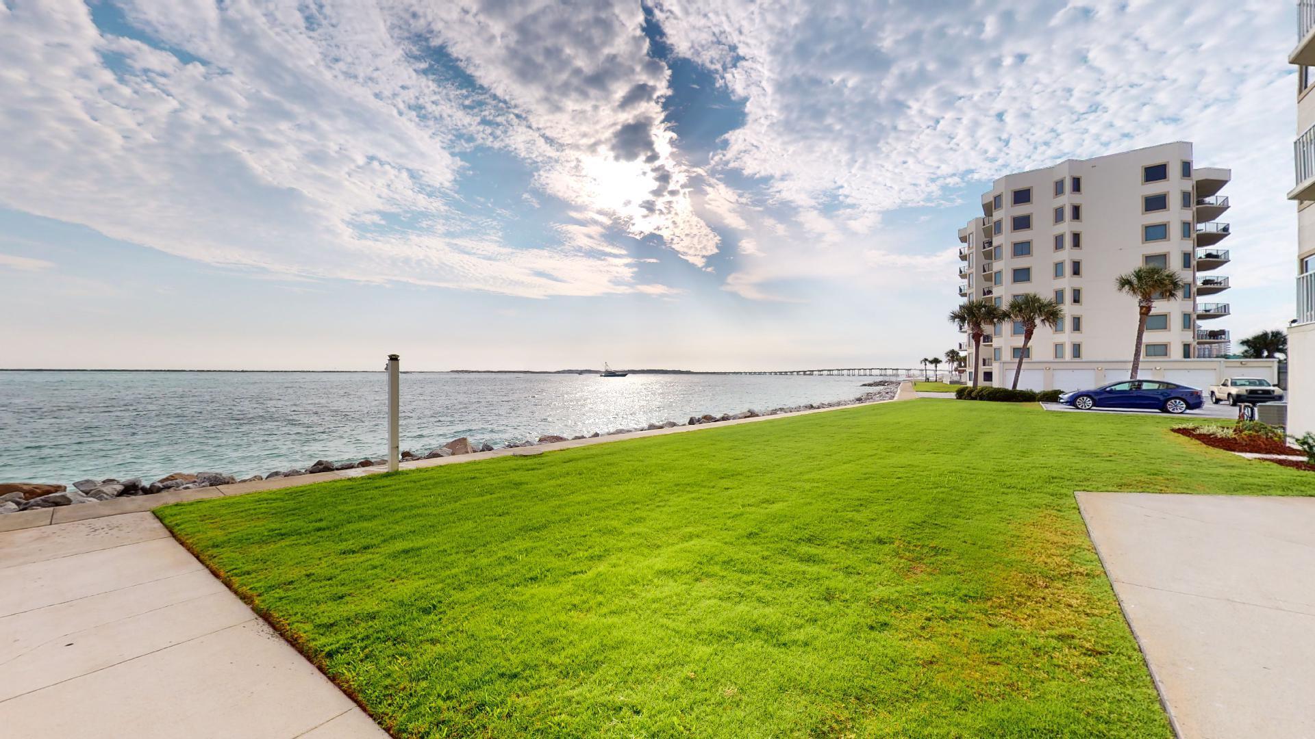 WATERVIEW TOWERS PH 2 - Residential