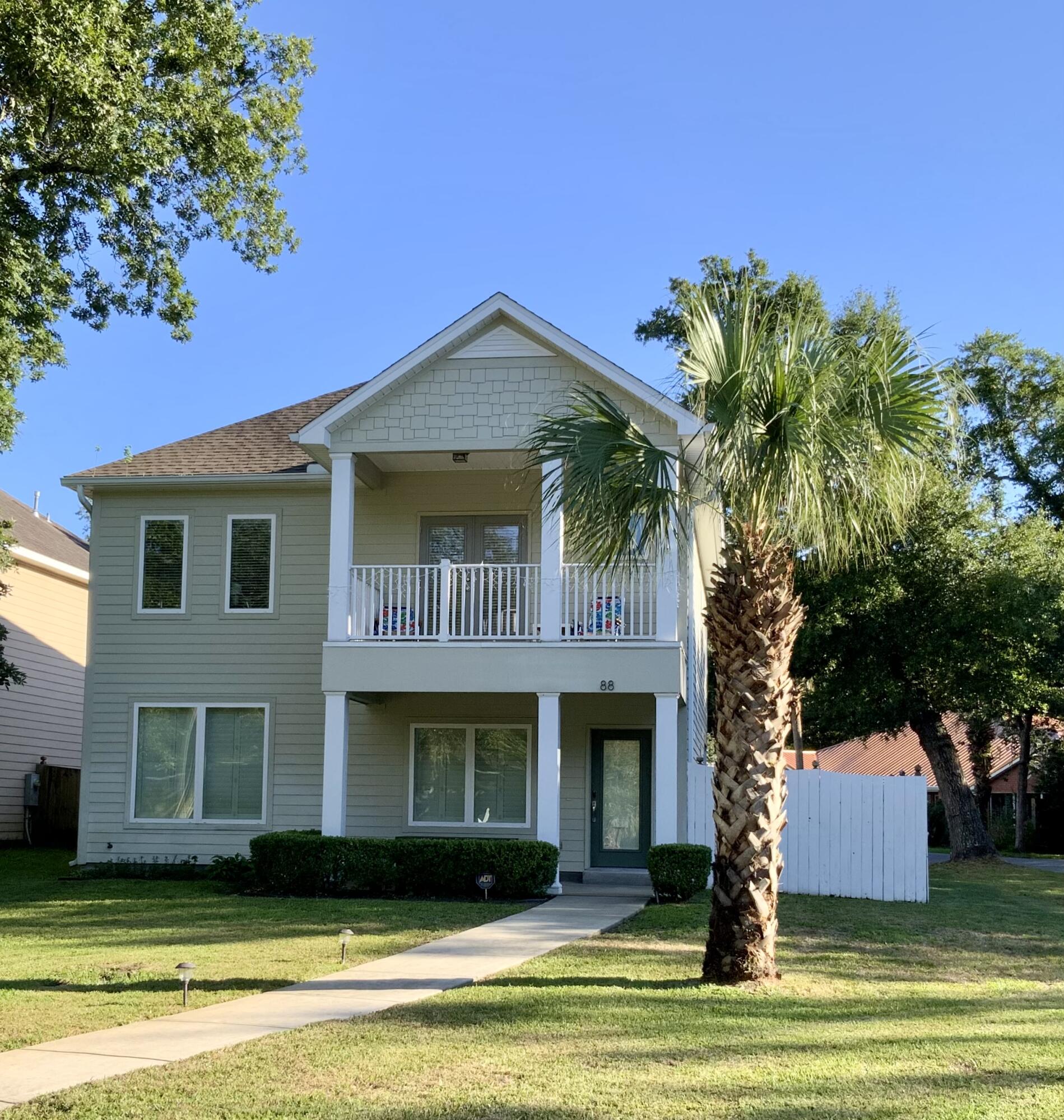 YACHT CLUB ESTATES - Residential