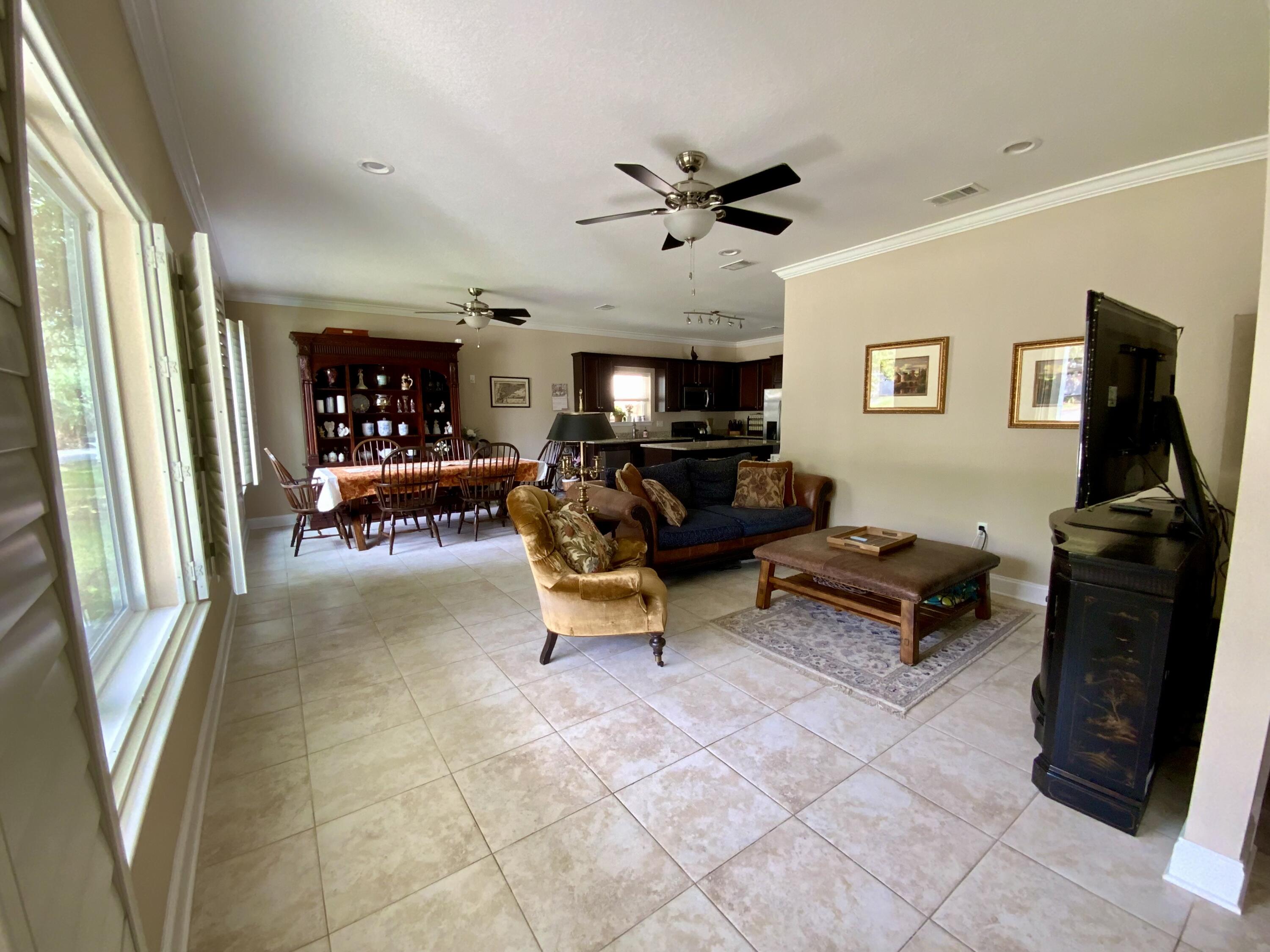 YACHT CLUB ESTATES - Residential