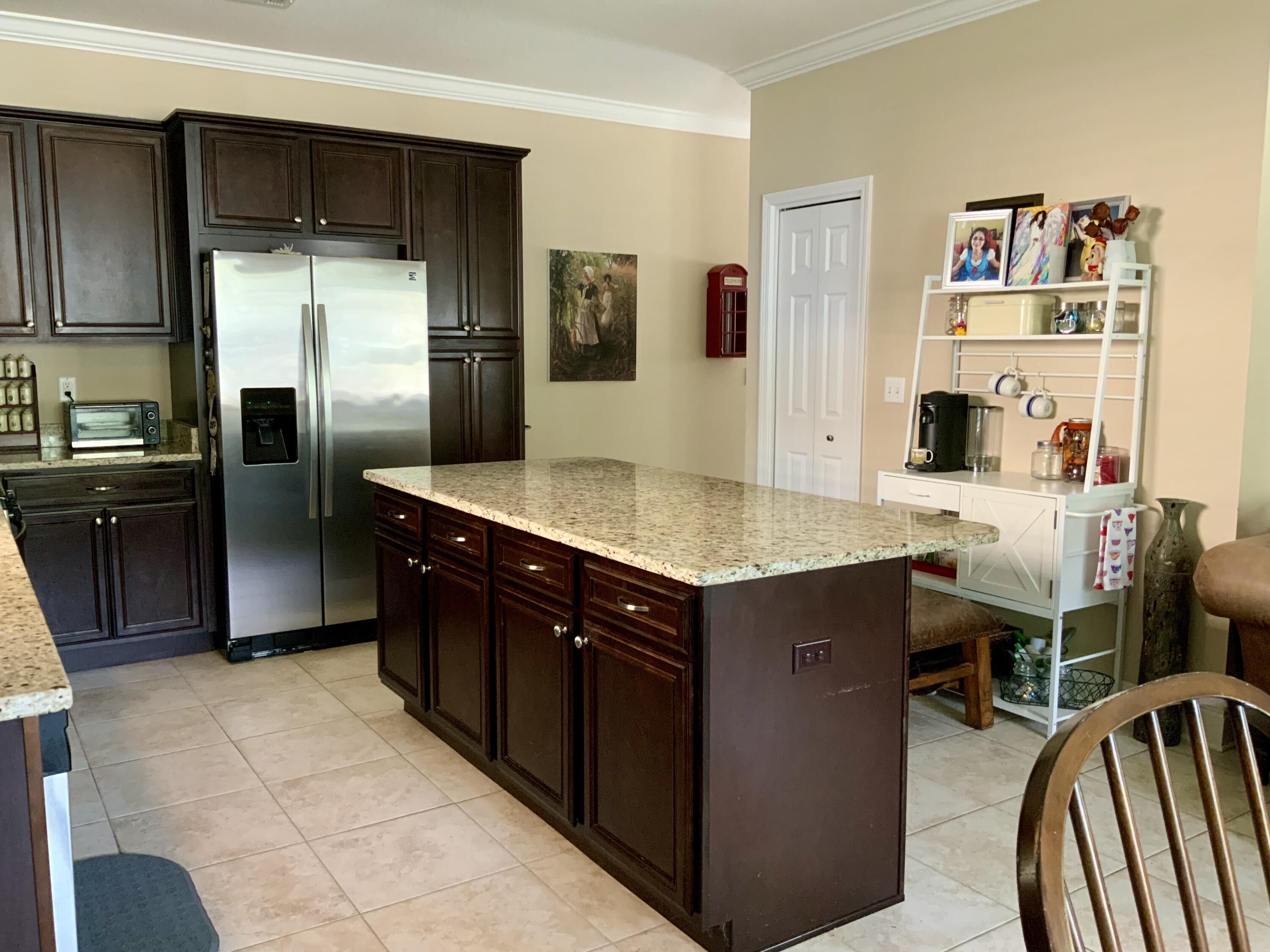 YACHT CLUB ESTATES - Residential