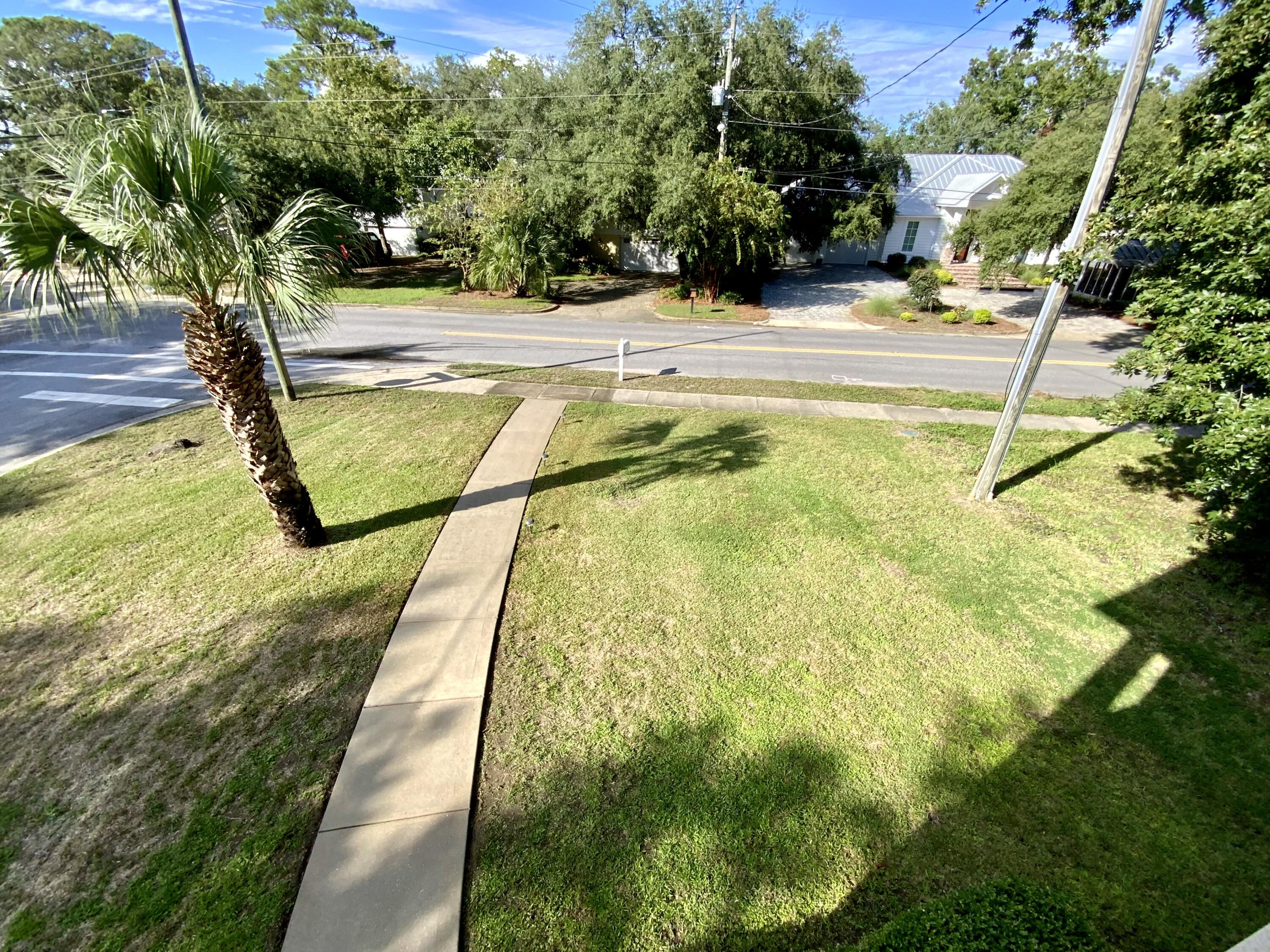 YACHT CLUB ESTATES - Residential