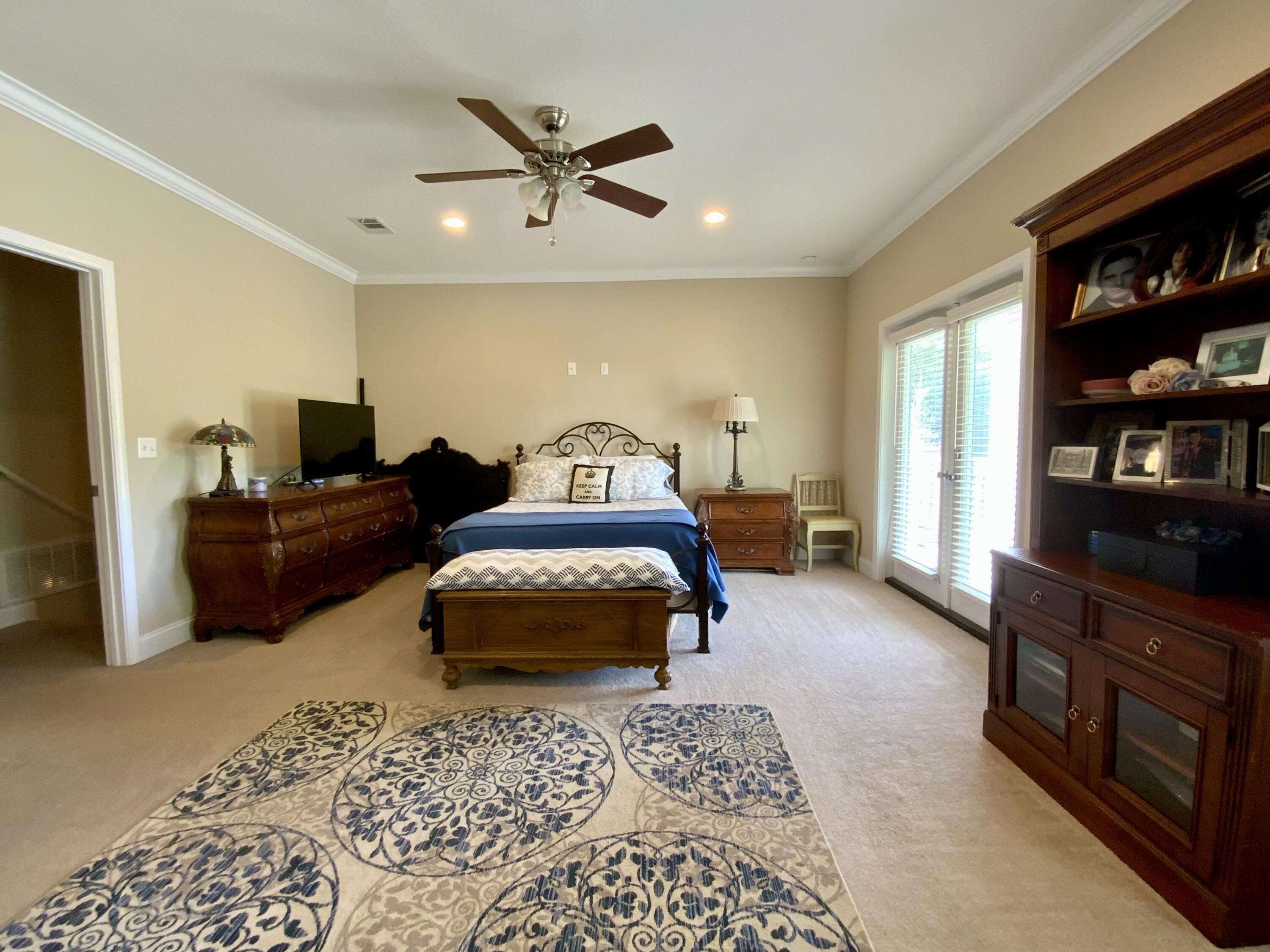 YACHT CLUB ESTATES - Residential